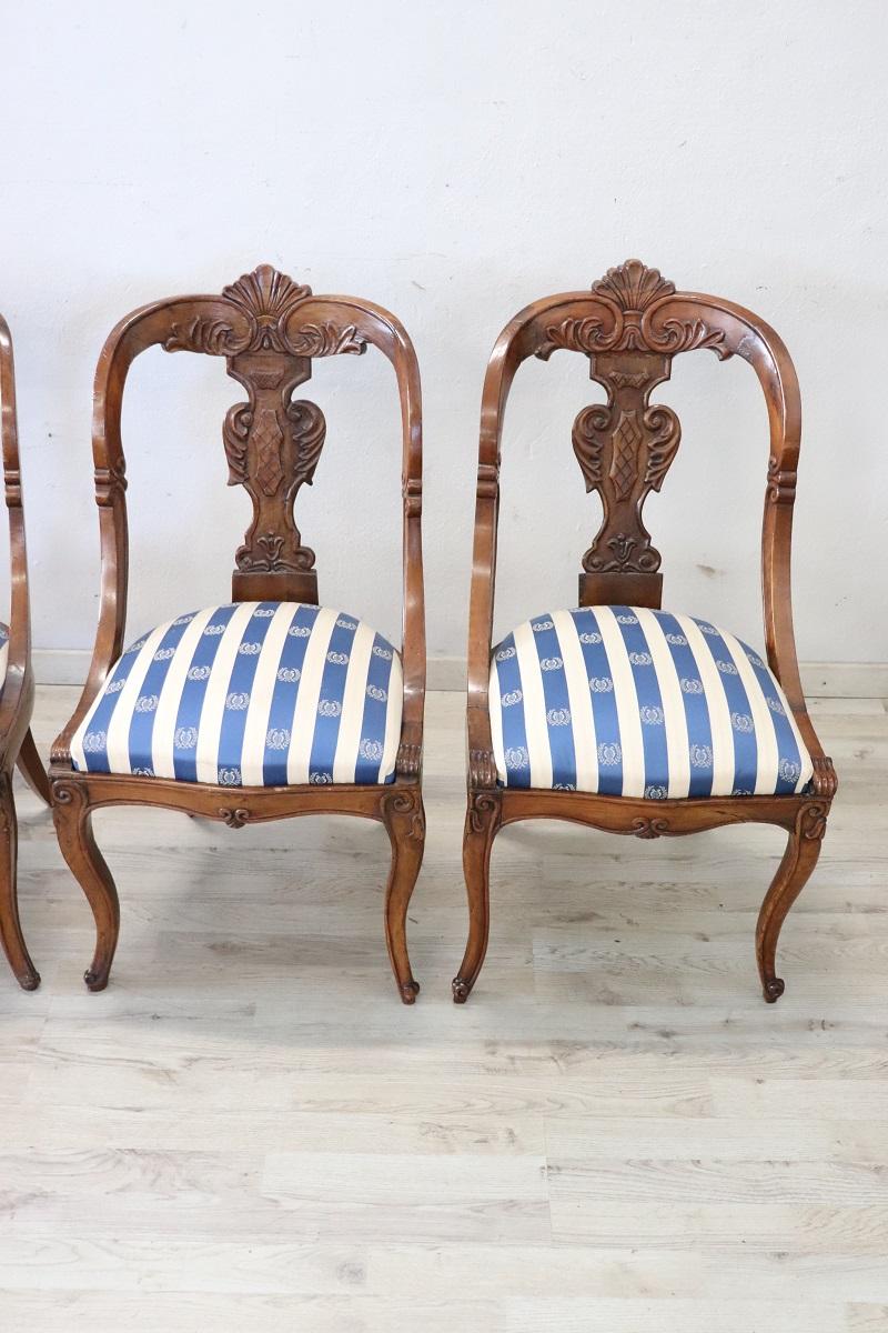 19th Century Italian Charles X Carved Walnut Set of Four Antique Chairs In Good Condition For Sale In Casale Monferrato, IT