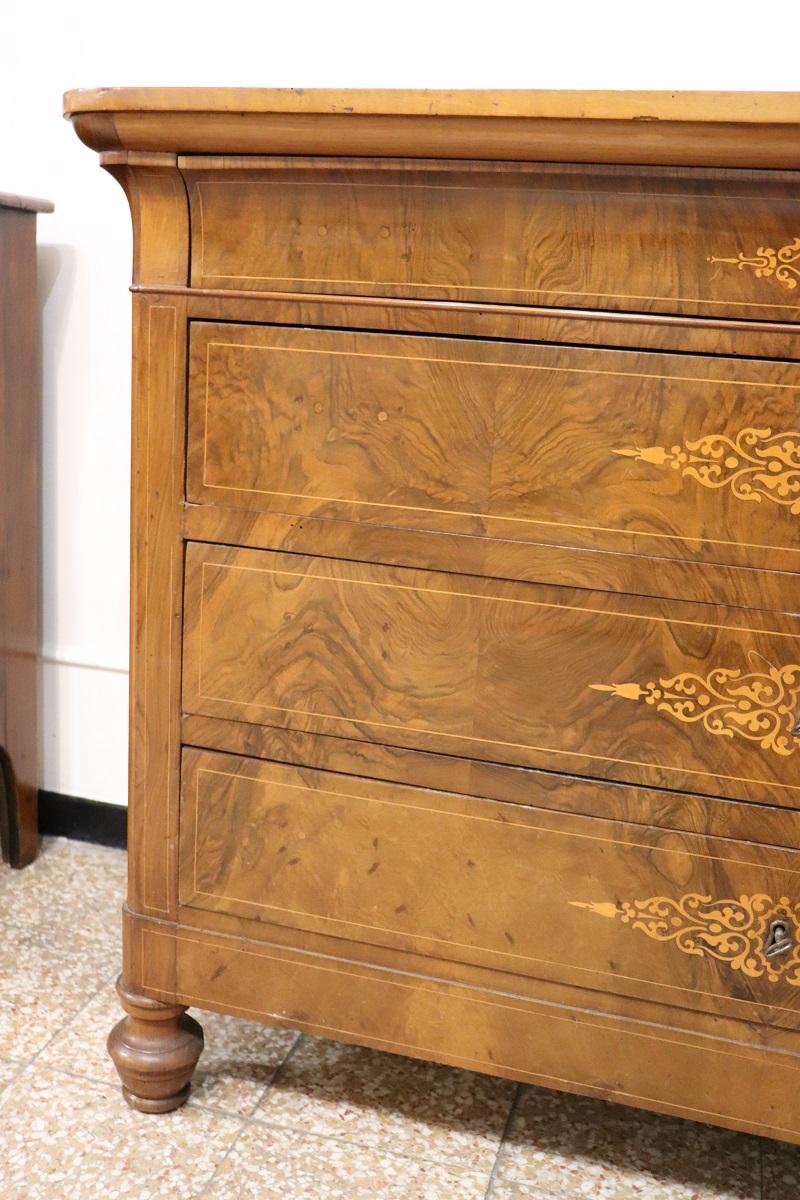 Début du XIXe siècle Commode ancienne en noyer marqueté Charles X du 19e siècle, restaurée en vente