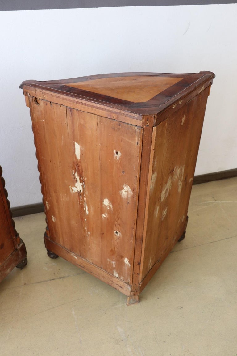 19th Century Italian Charles X Mahogany Pair of Corner Cupboard Corner Cabinet For Sale 10