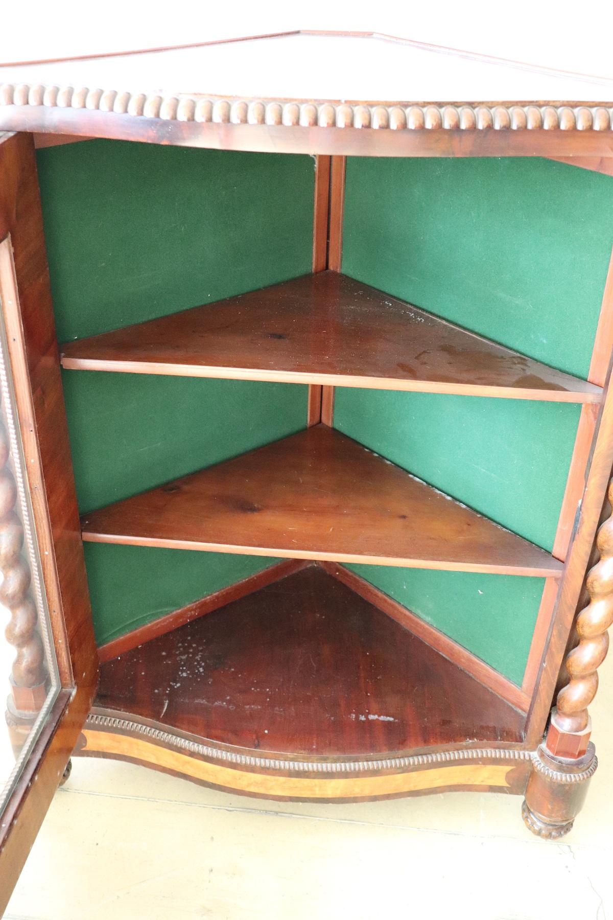 19th Century Italian Charles X Mahogany Pair of Corner Cupboard Corner Cabinet For Sale 4
