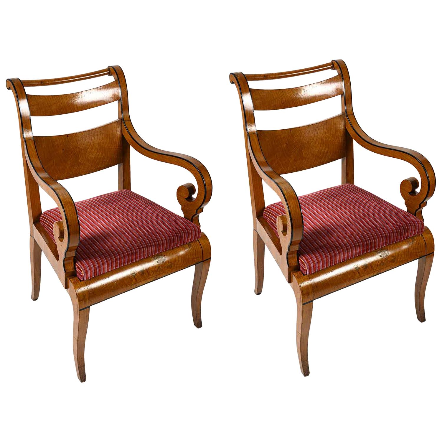 Set of four Italian Genoese Charles X maple veneer chairs and a pair of armchairs dating back to 1820 circa, with new red and purple velvet upholstery, in good condition. This set of antique seating dates back to the first decades of the 19th