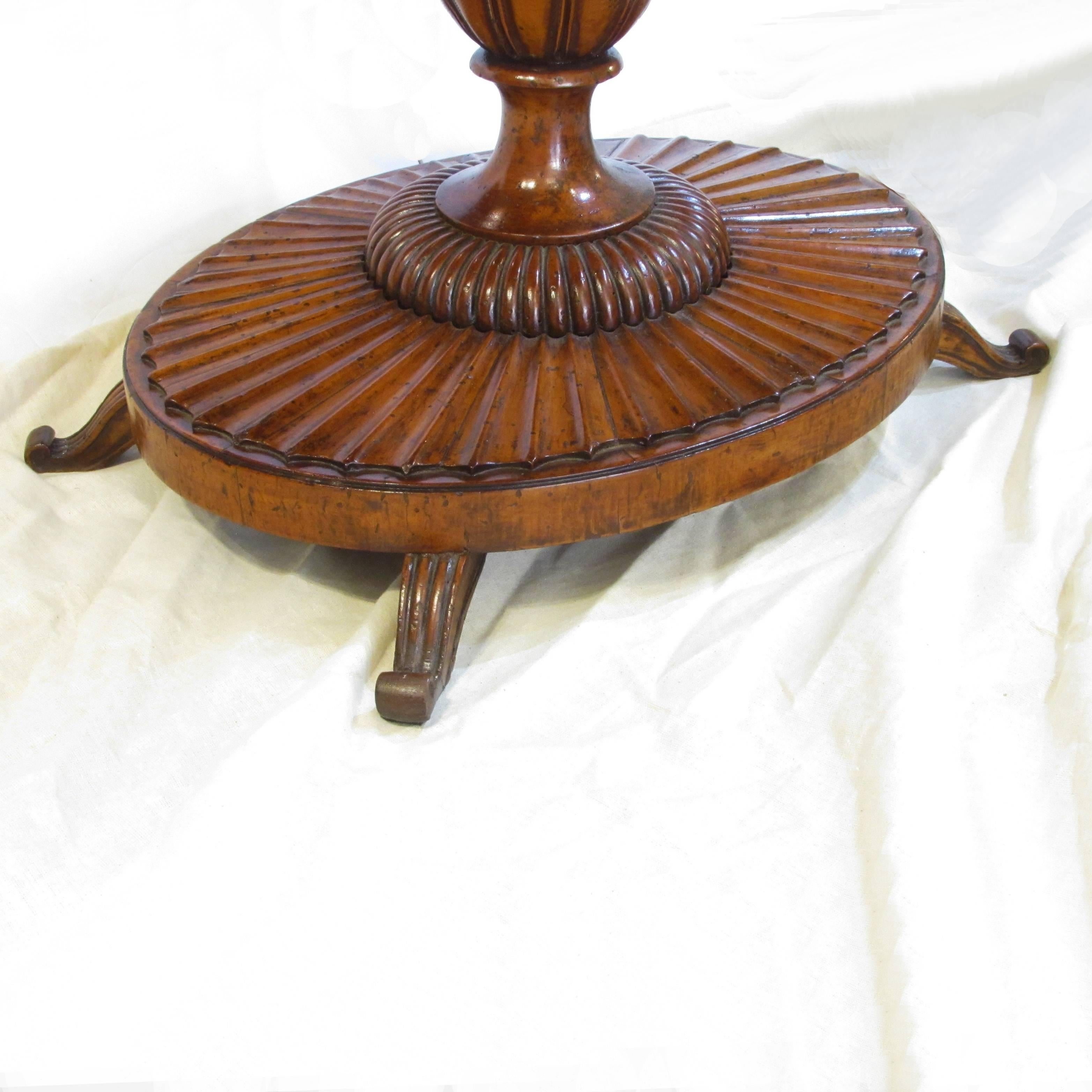 19th Century Italian Charles X Oval Centre Table in Solid Walnut and Briar Root For Sale 3