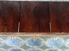 Cómoda de nogal pintada Charles X italiana del siglo XIX