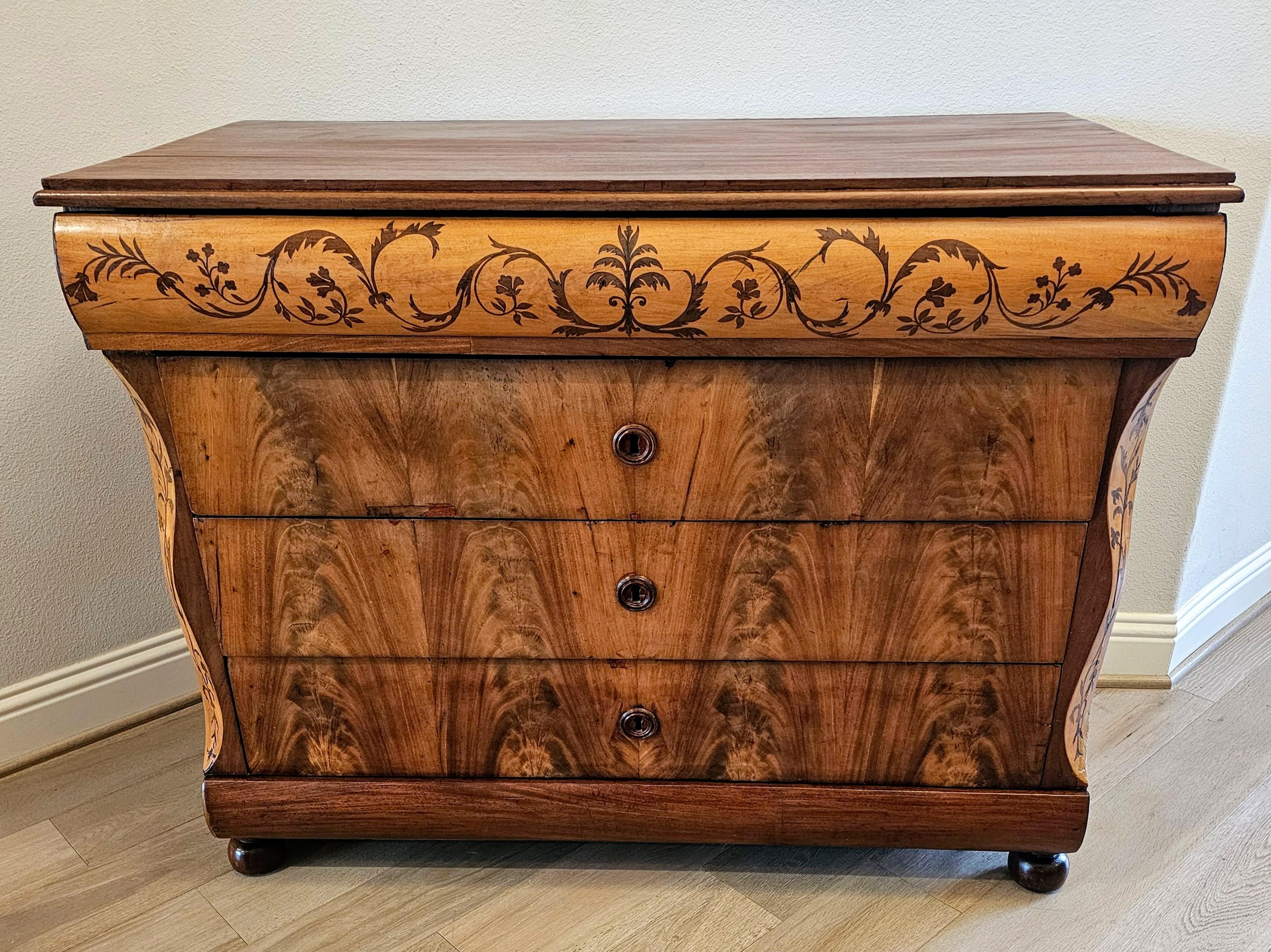 19th Century Italian Charles X Period Flame Mahogany Chest of Drawers For Sale 15