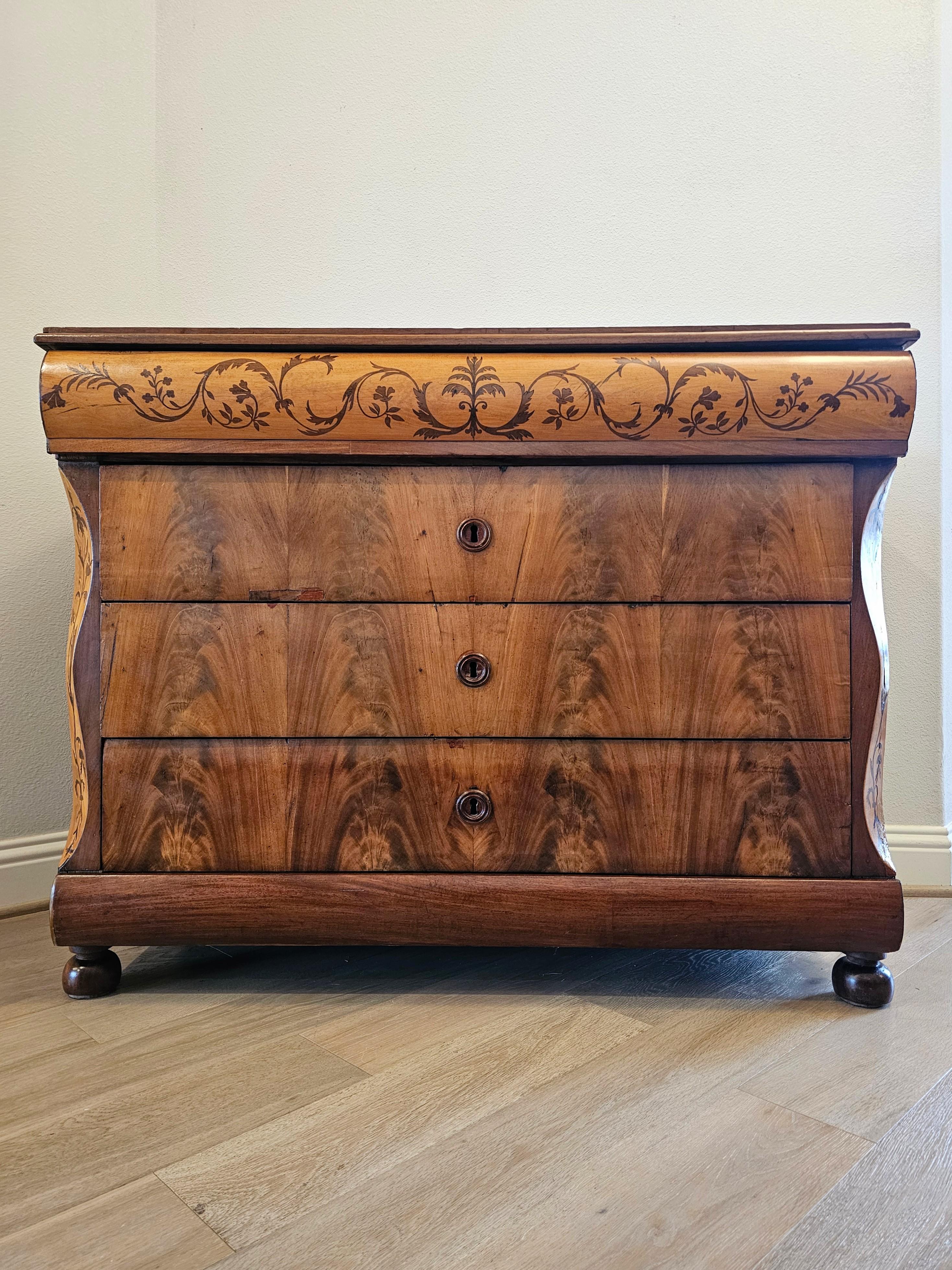 Hand-Carved 19th Century Italian Charles X Period Flame Mahogany Chest of Drawers For Sale