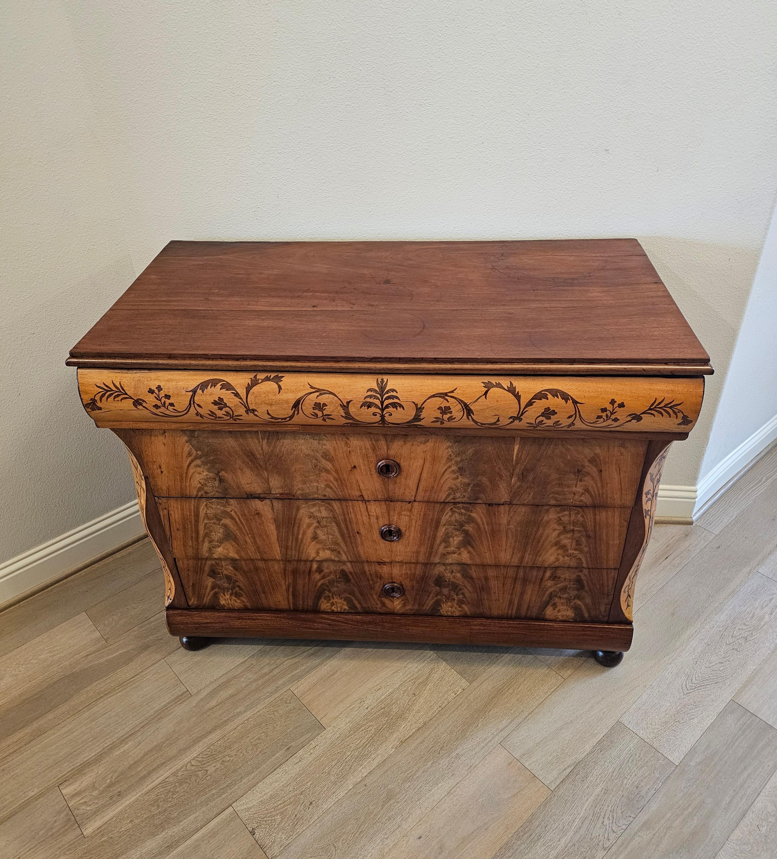 19th Century Italian Charles X Period Flame Mahogany Chest of Drawers In Good Condition For Sale In Forney, TX