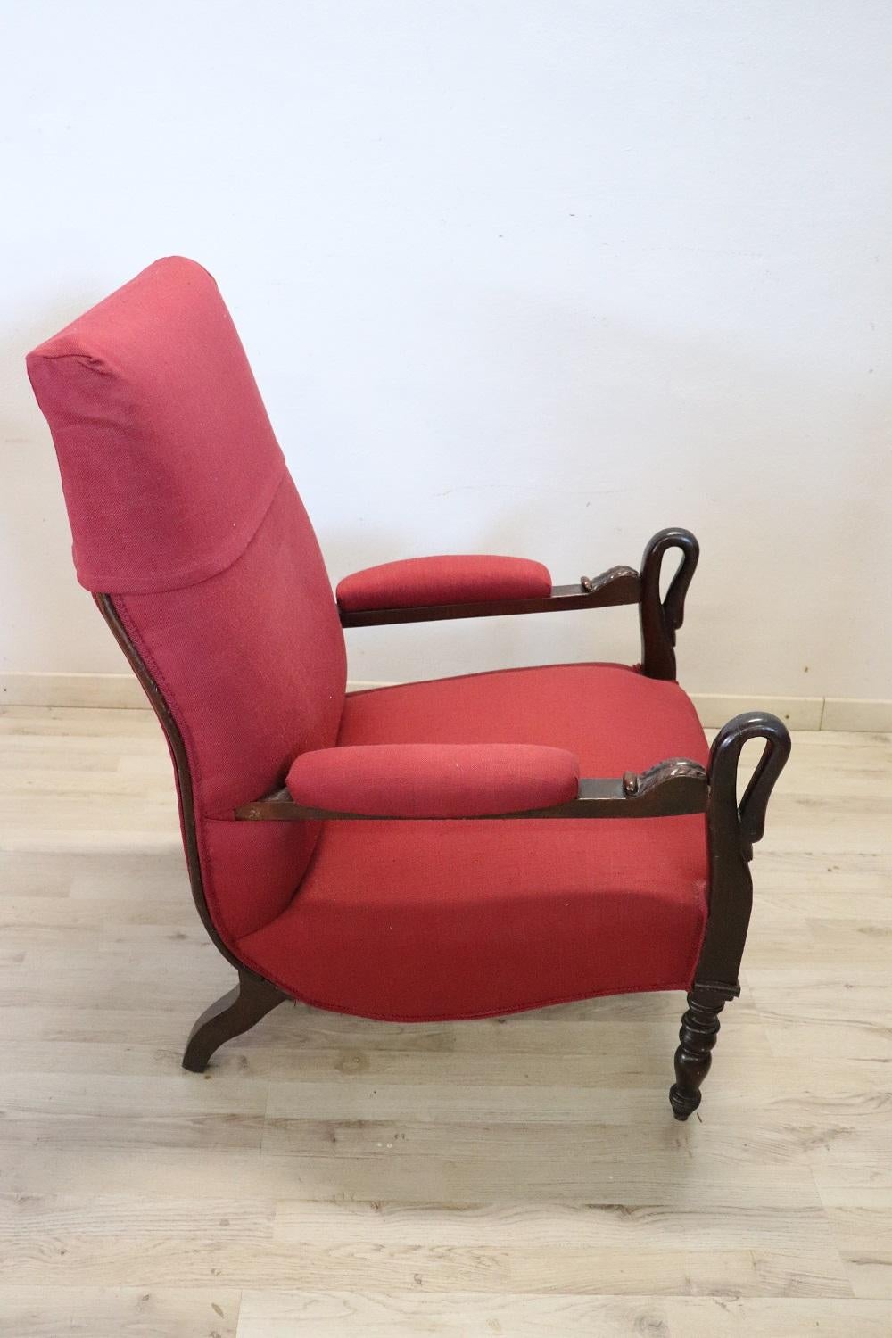 19th Century Italian Charles X Walnut Antique Armchair In Excellent Condition For Sale In Casale Monferrato, IT