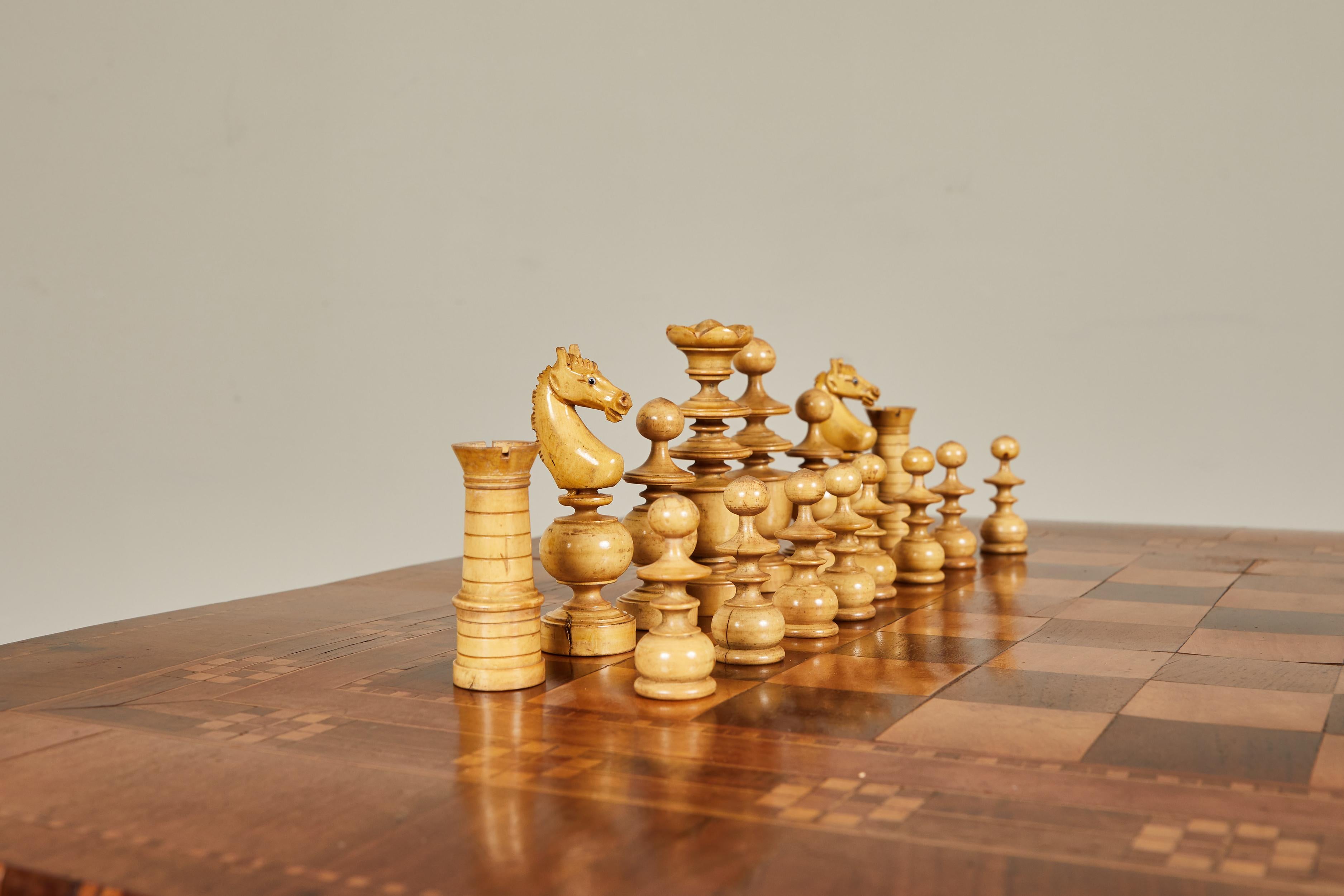 19th Century Italian Chess Set In Good Condition In Pasadena, CA