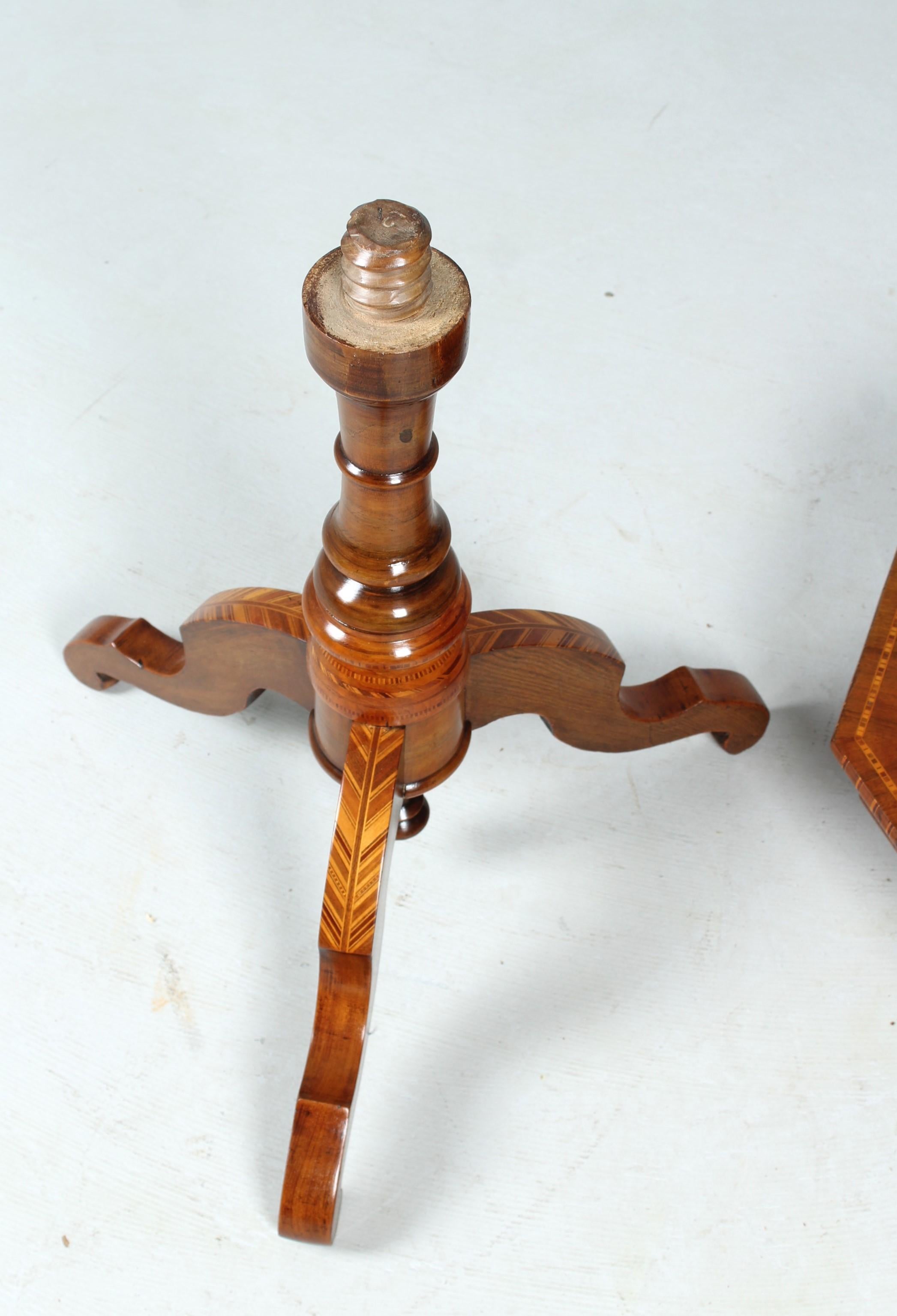 19th Century Italian Chess Table with Rich Marquetry 9