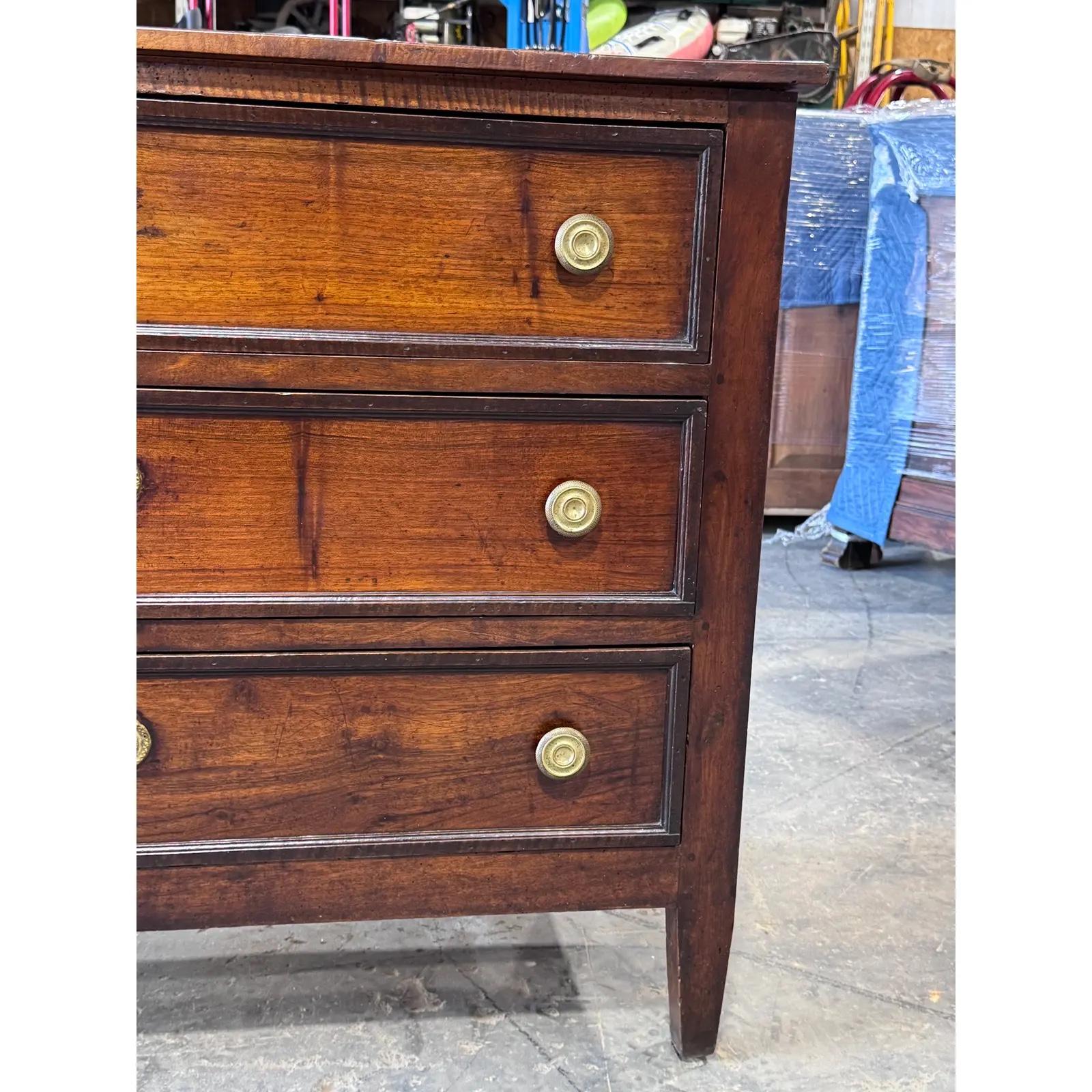 Italienische Kommode aus dem 19. im Zustand „Gut“ im Angebot in Nashville, TN