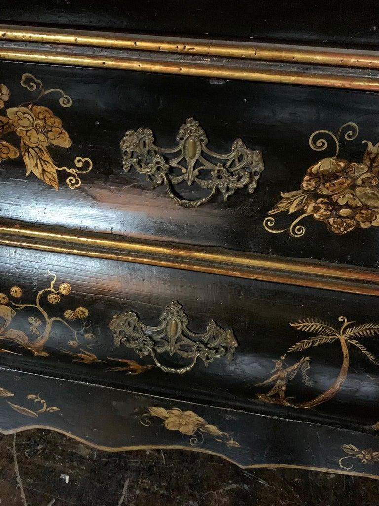 19th Century Italian Chinoiserie Decorated Linen Press In Good Condition In Dallas, TX