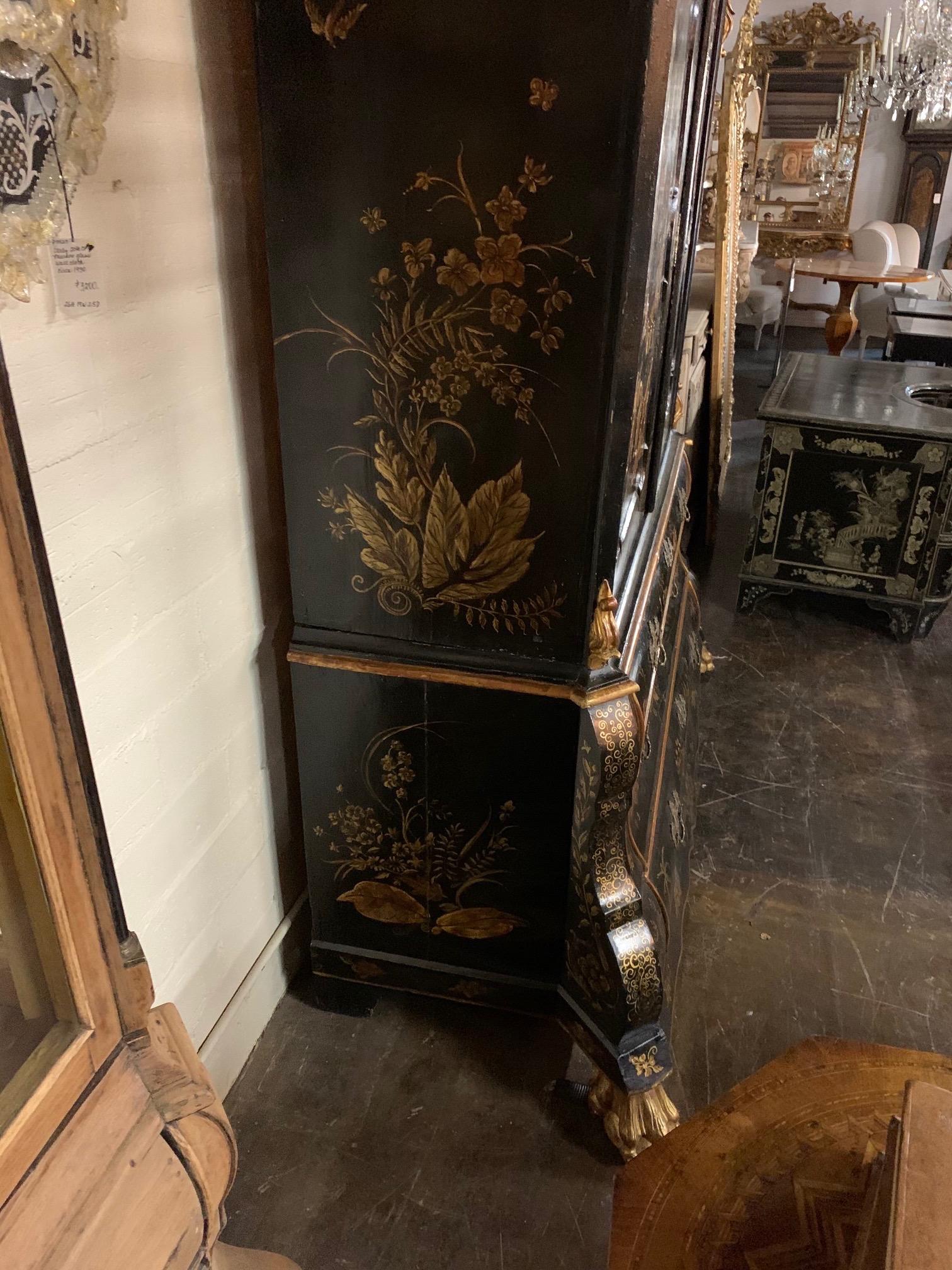 19th Century Italian Chinoiserie Decorated Linen Press For Sale 1