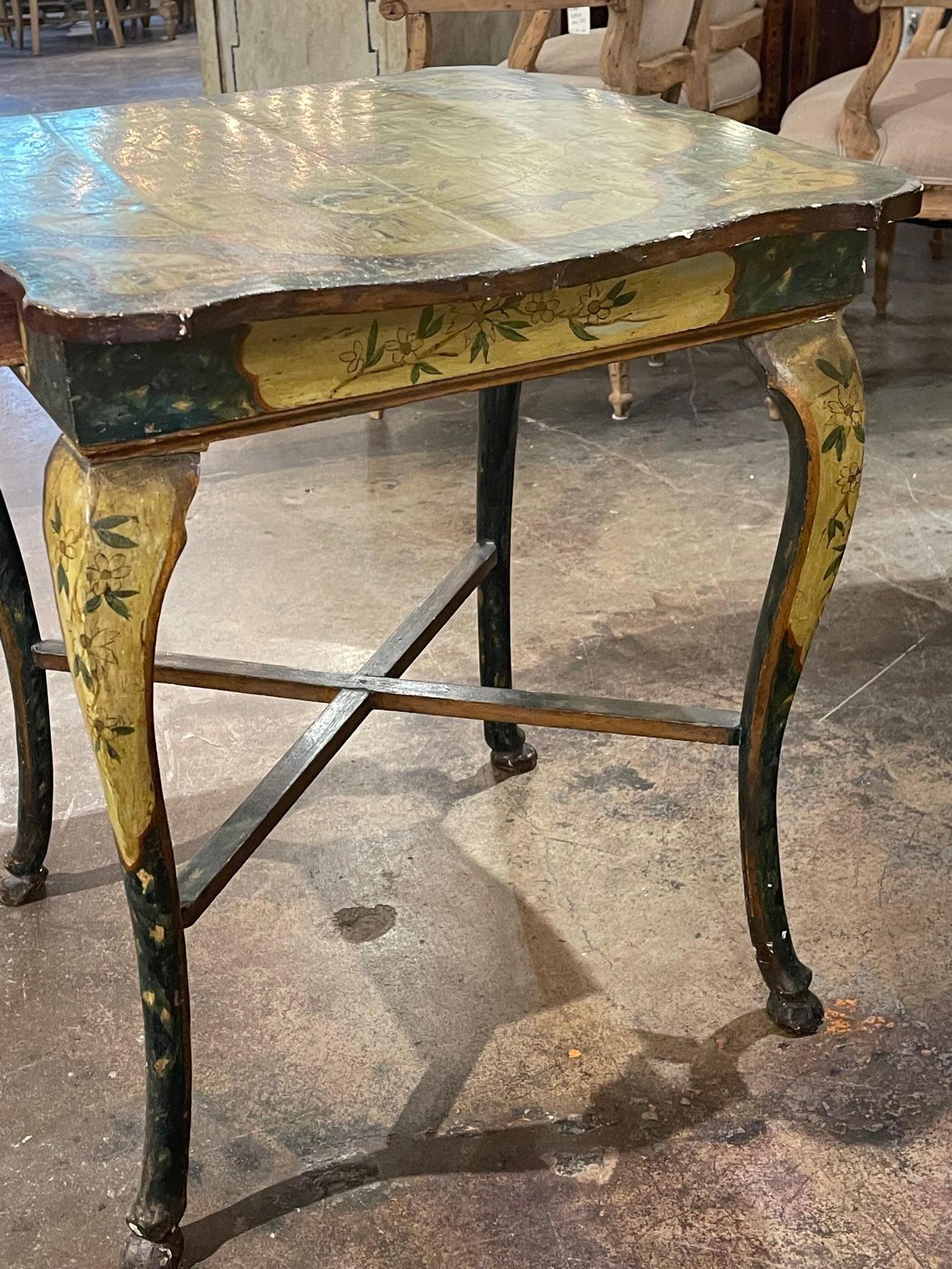 Table d'appoint peinte de style chinoiserie italienne du 19ème siècle en vente 1