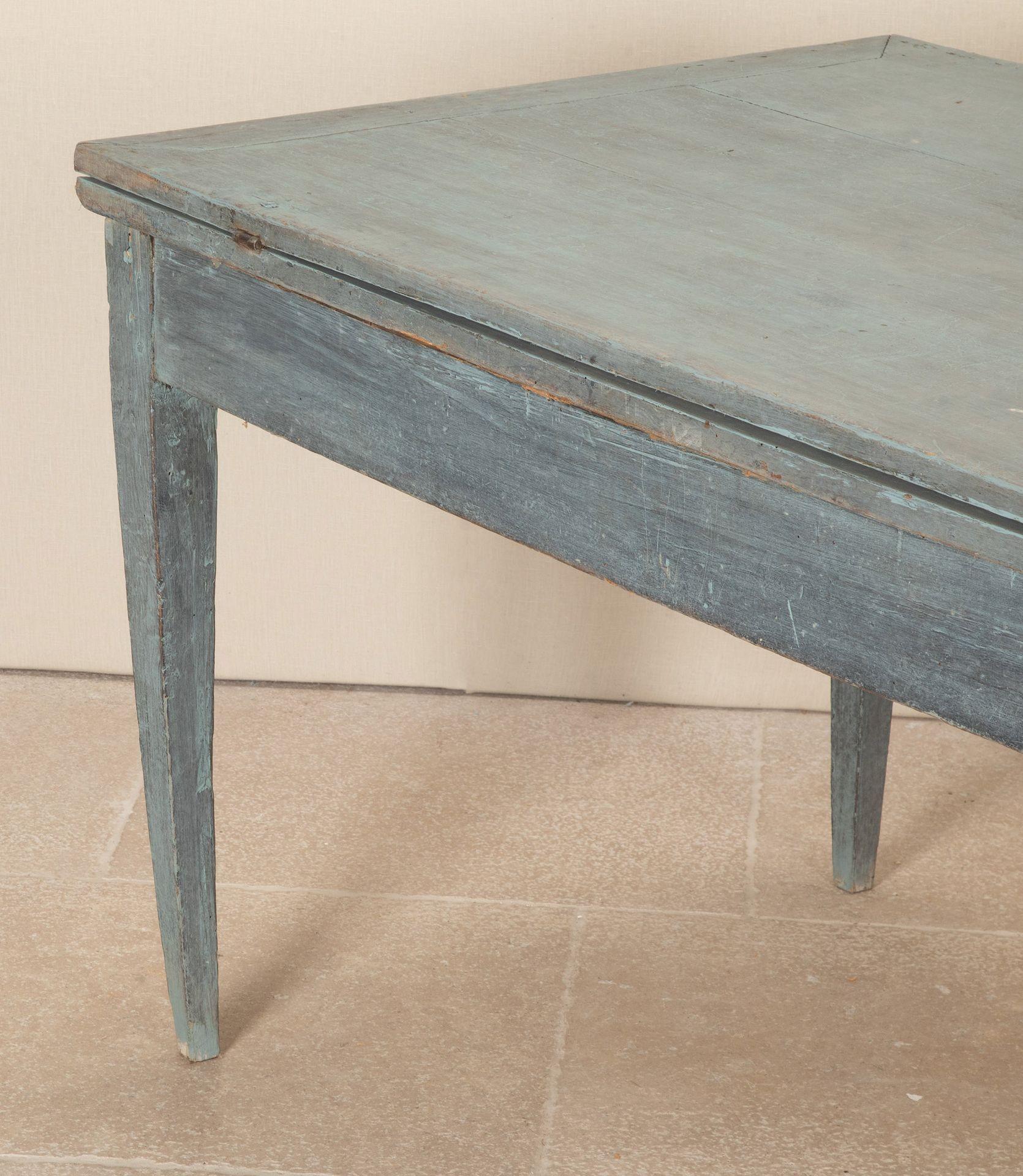 19th Century Italian Dining Table For Sale 1