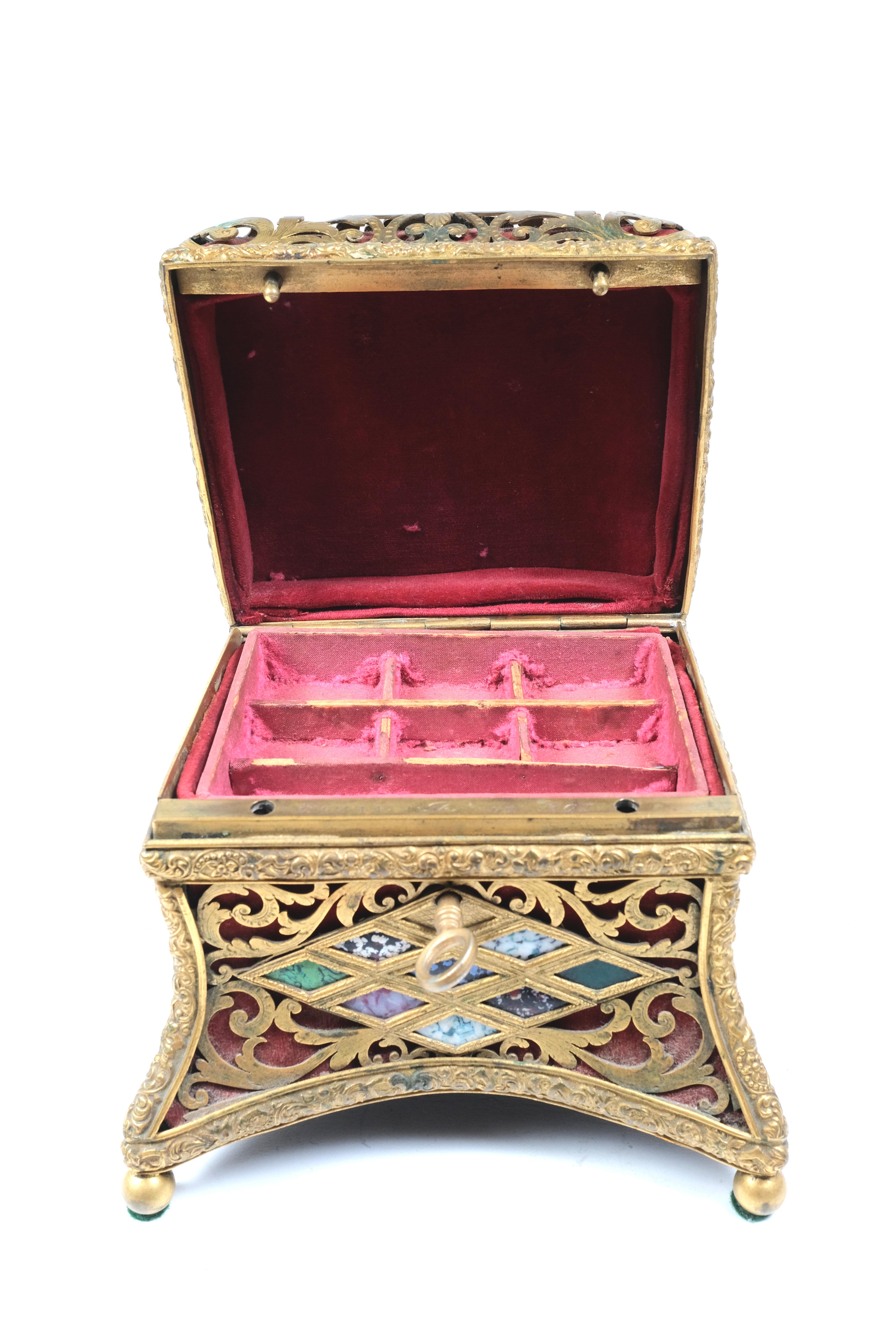 19th Century Italian Dore Bronze Jewel Box In Good Condition For Sale In Los Angeles, CA