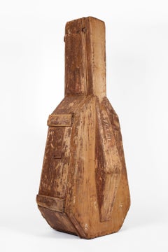 Scultura a doppia base in pino dell'Ottocento italiano Curiosità