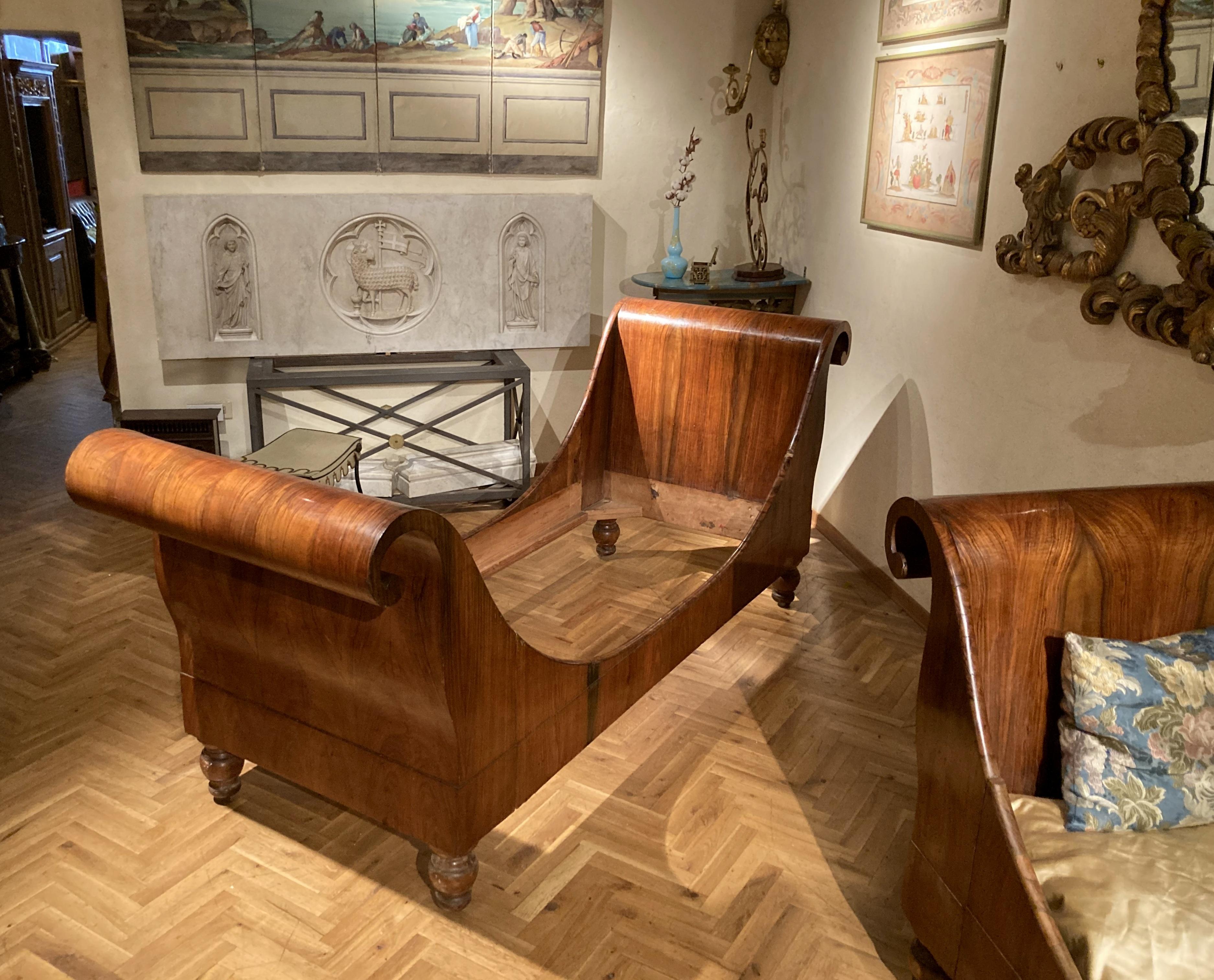 19th Century Italian Empire Period Flamed Walnut Two Sleigh Beds or Daybeds For Sale 11