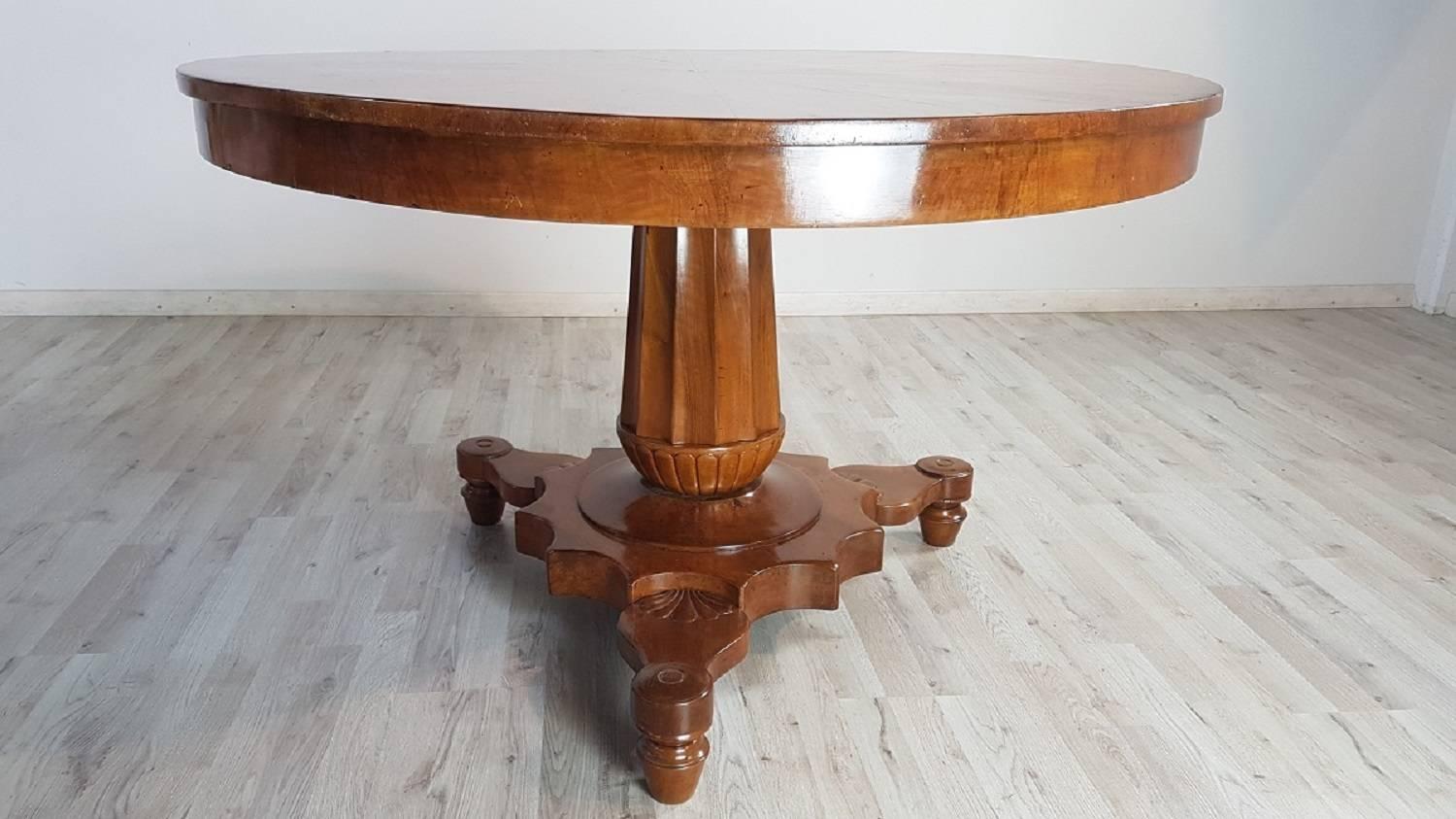 19th Century Italian Empire Walnut Carved Inlay Round Table 5