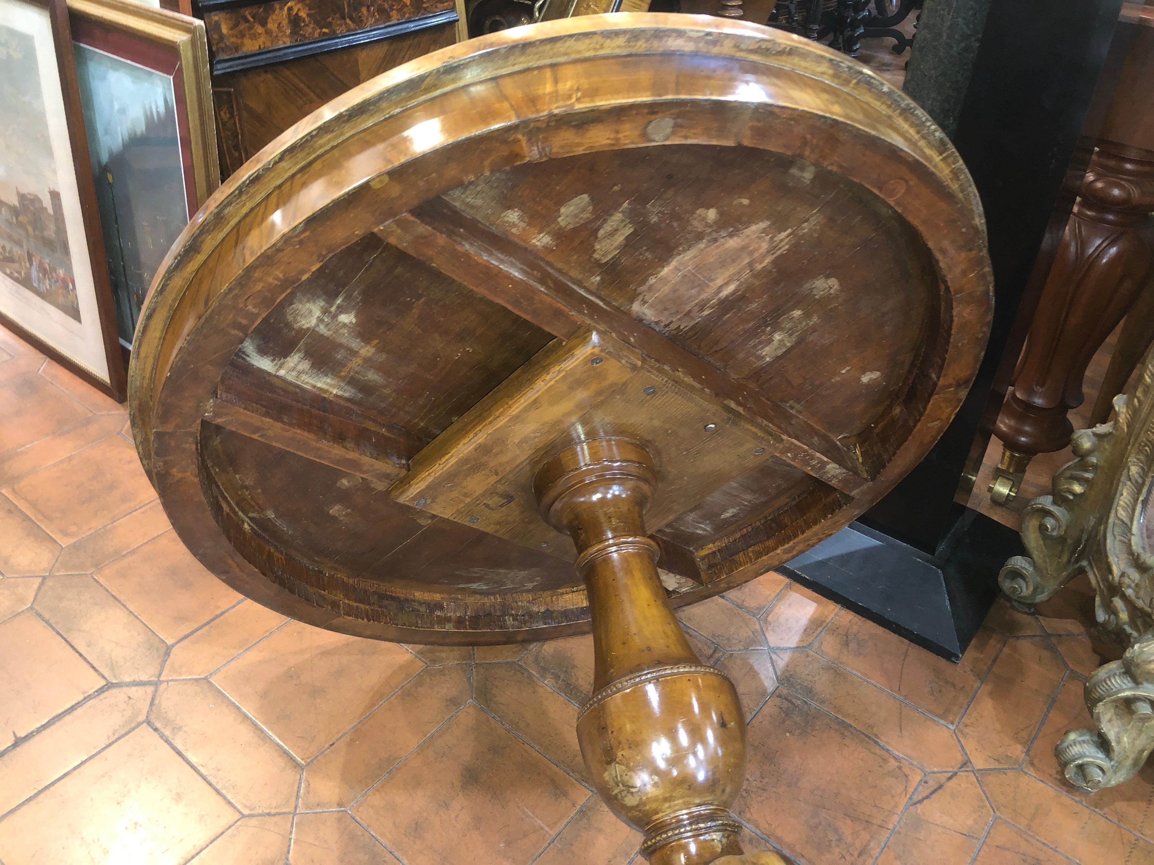 19th Century Italian Empire Walnut Center Table, 1800s For Sale 6