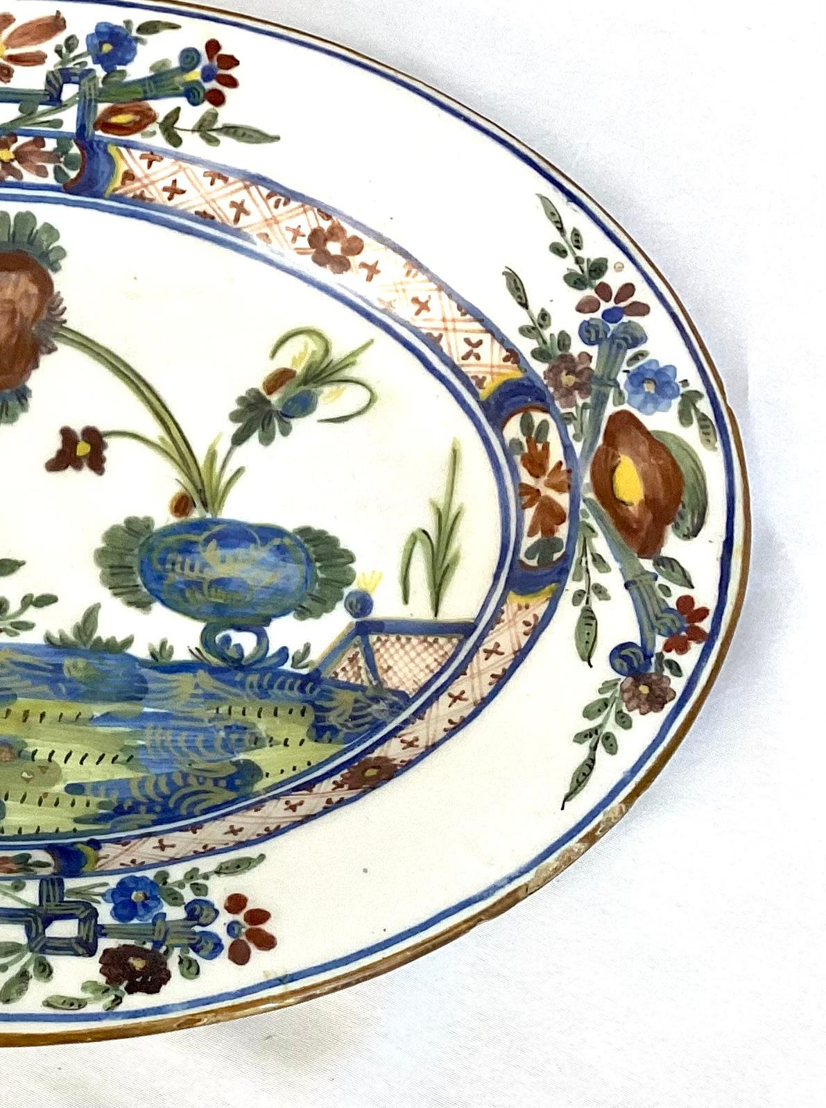 Ceramic 19th Century Italian Faenza Garofano Serving Platter For Sale