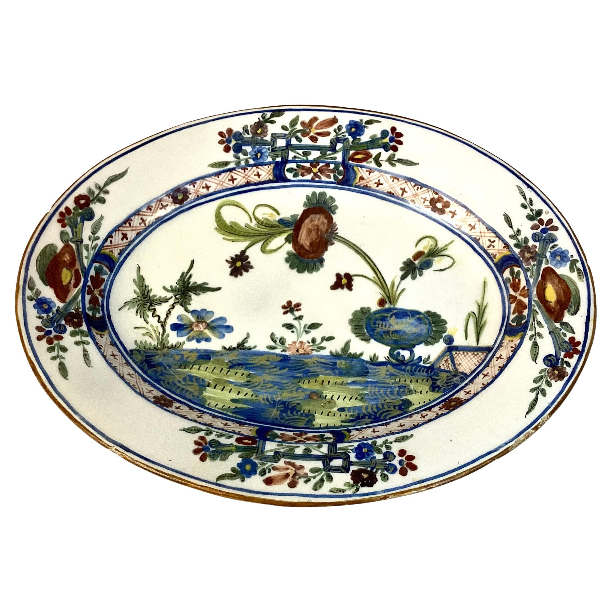 19th Century Italian Faenza Garofano Serving Platter For Sale