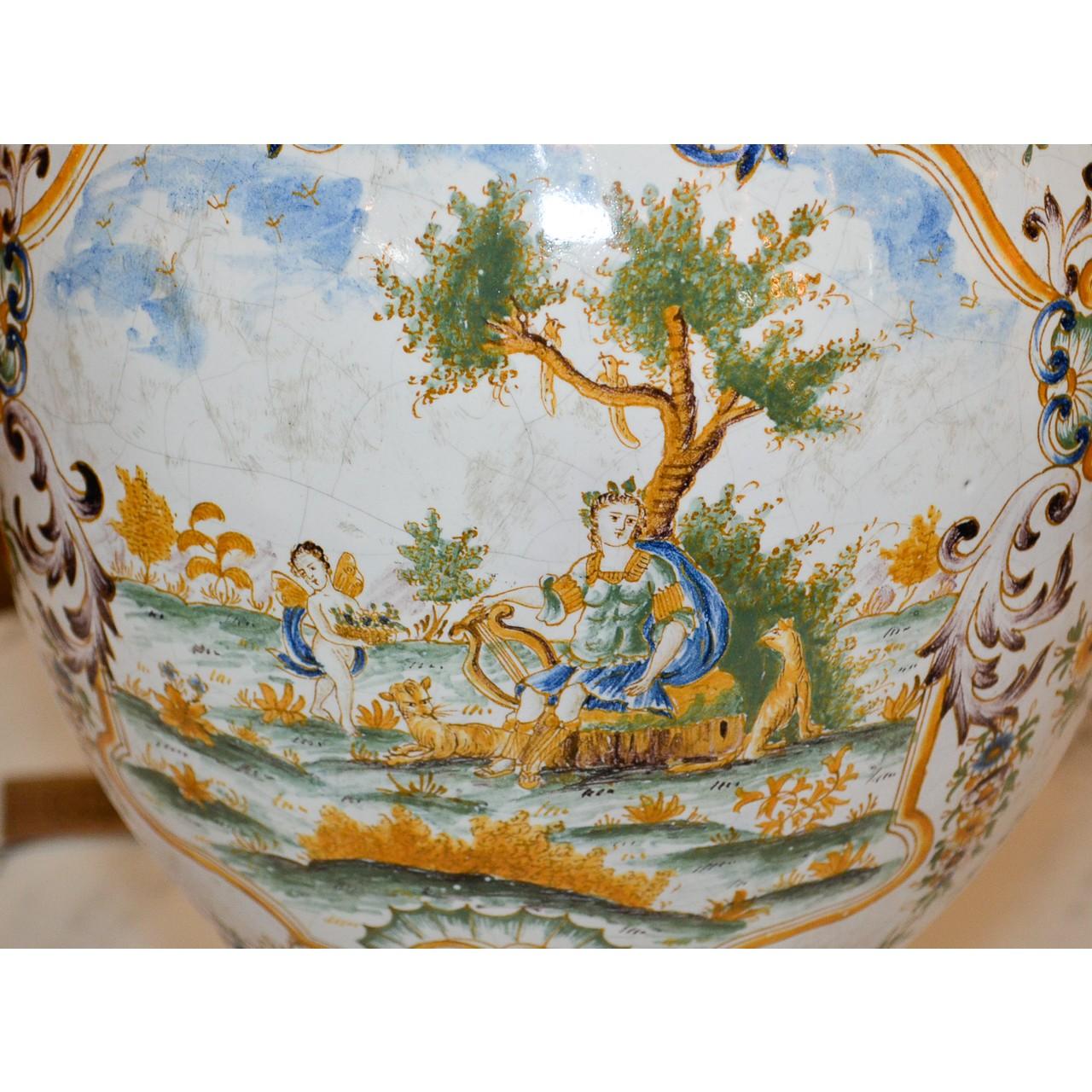 französische Fayence-Vase aus dem 19 im Zustand „Gut“ in Dallas, TX