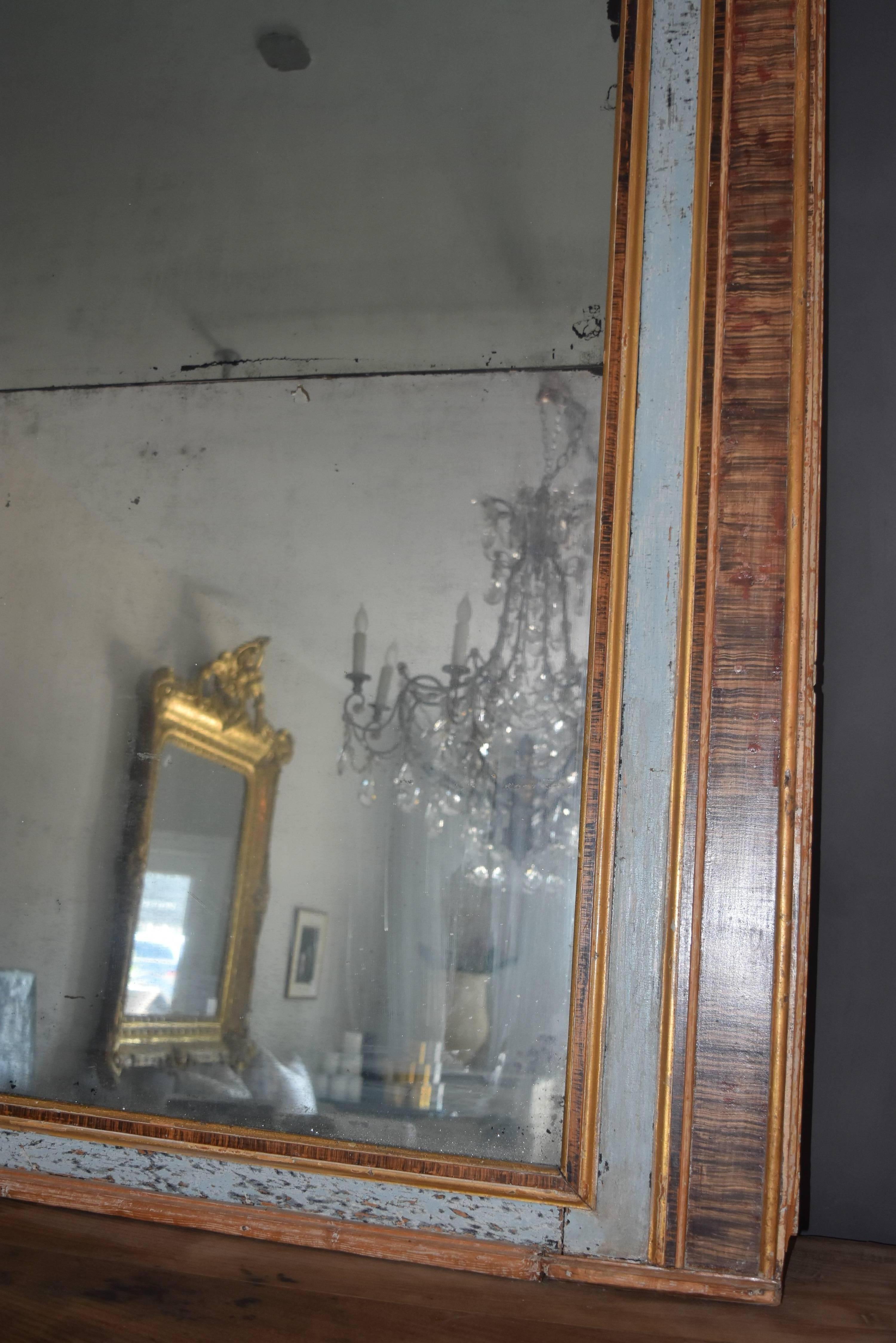 Miroir italien du 19ème siècle avec cadre peint en faux marbre et verre d'origine en vente 4