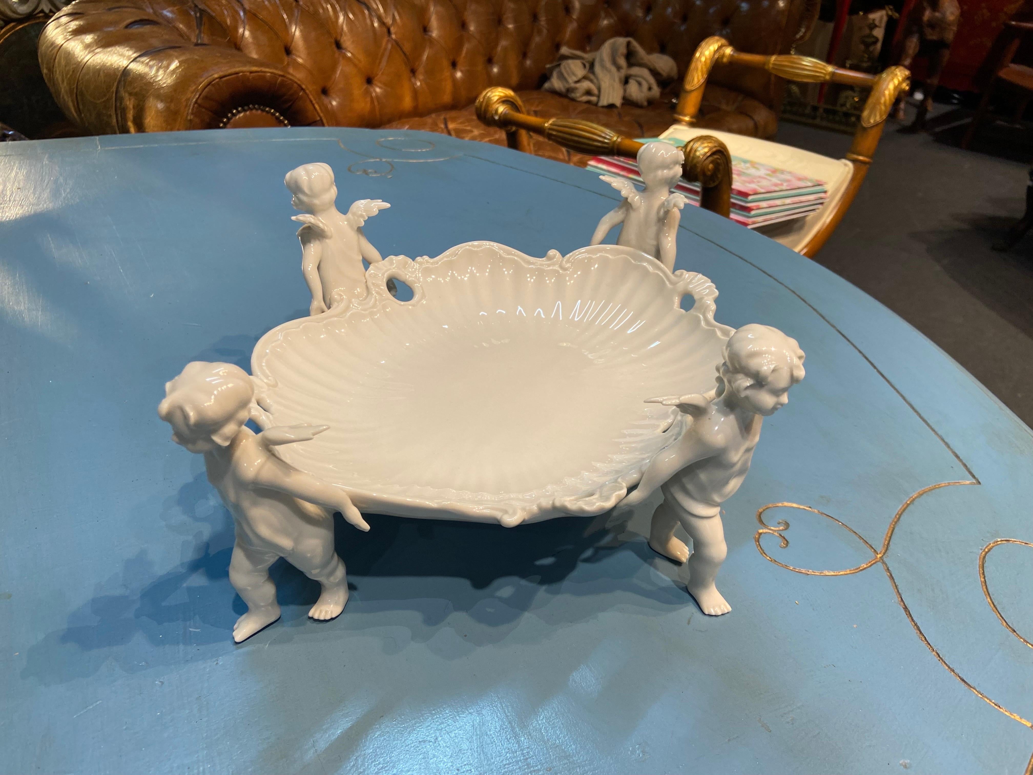 19th Century Italian Fine Porcelain Centerpiece with Putti by Capodimonte In Good Condition For Sale In Sofia, BG