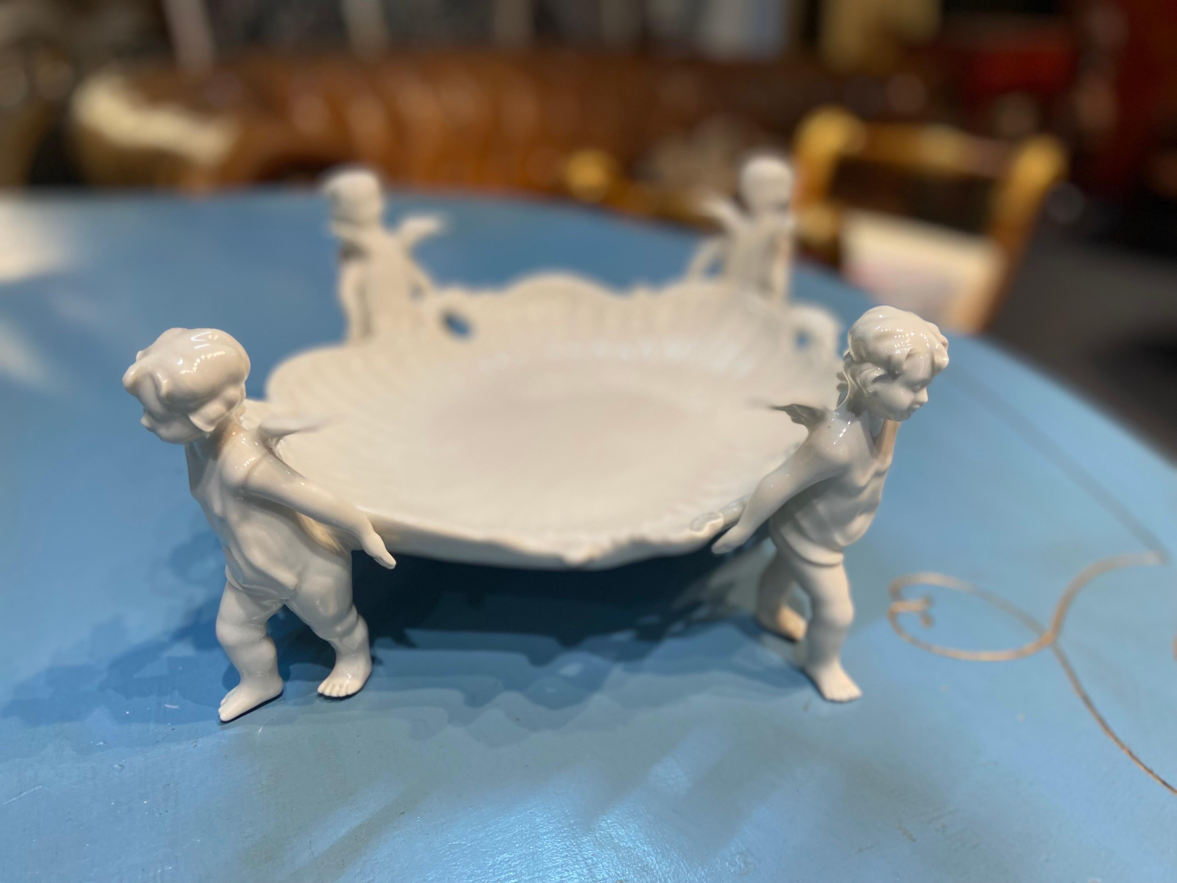 19th Century Italian Fine Porcelain Centerpiece with Putti by Capodimonte For Sale 2