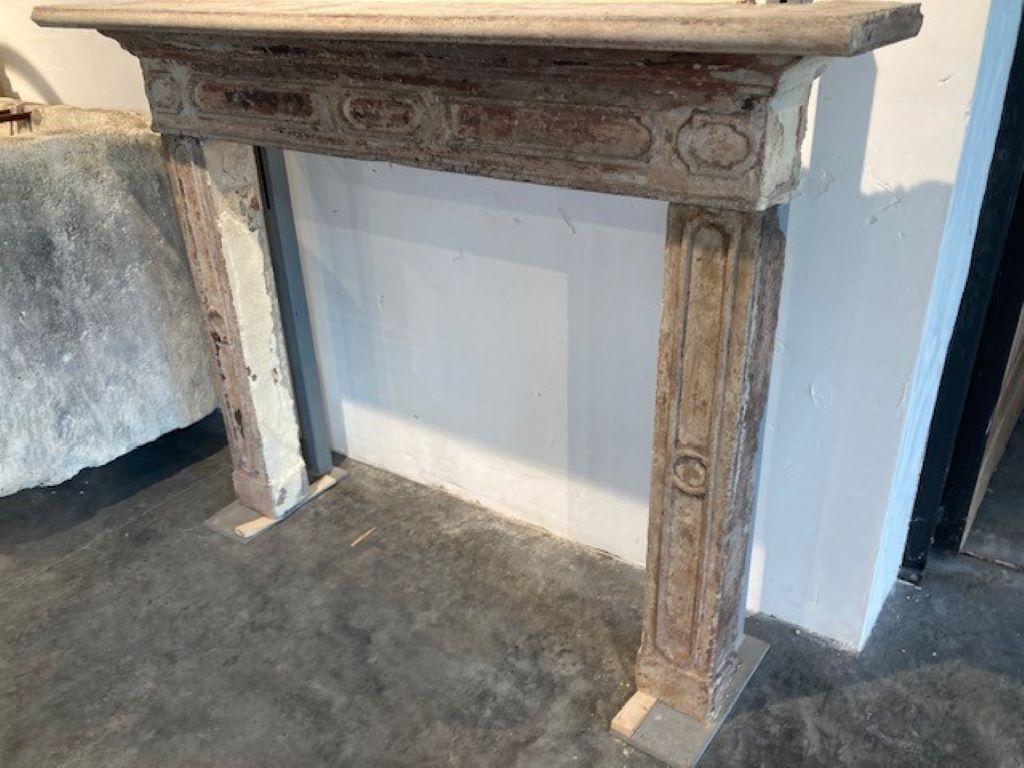 19th Century Italian Fireplace Mantel in Ciment In Good Condition For Sale In Zedelgem, BE