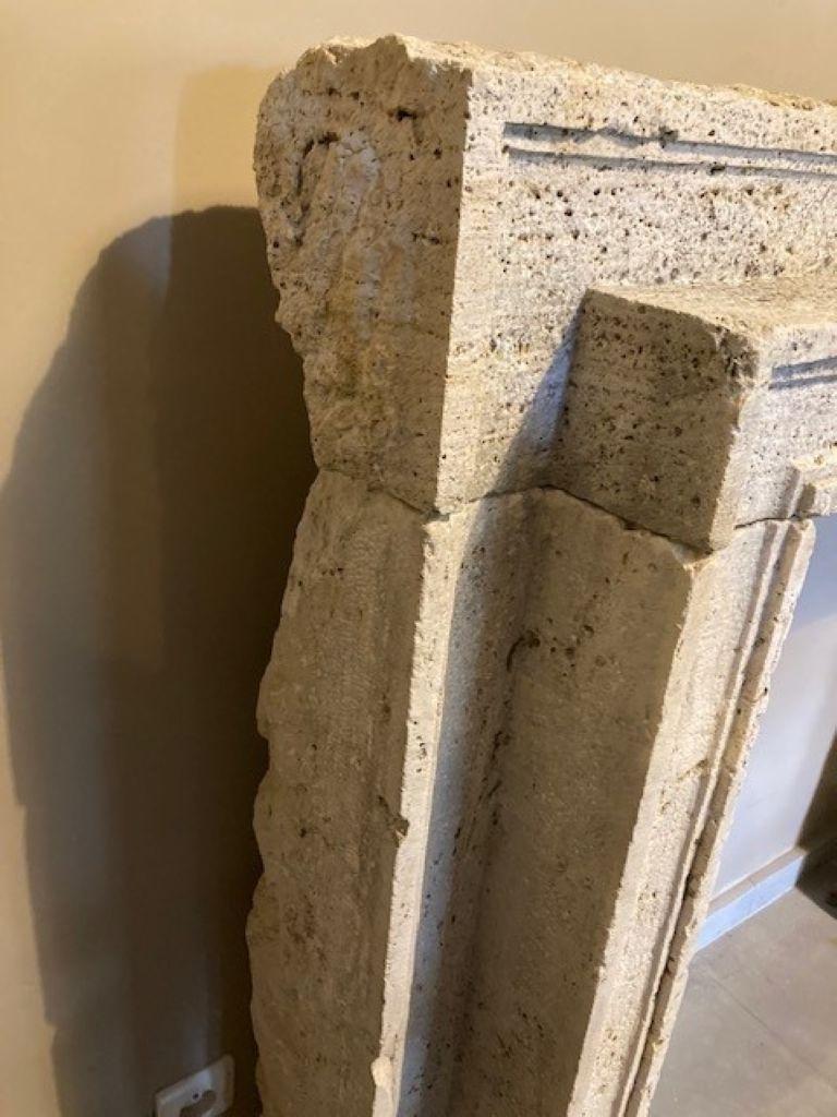 19th Century Italian Fireplace Mantel in Travertine For Sale 2