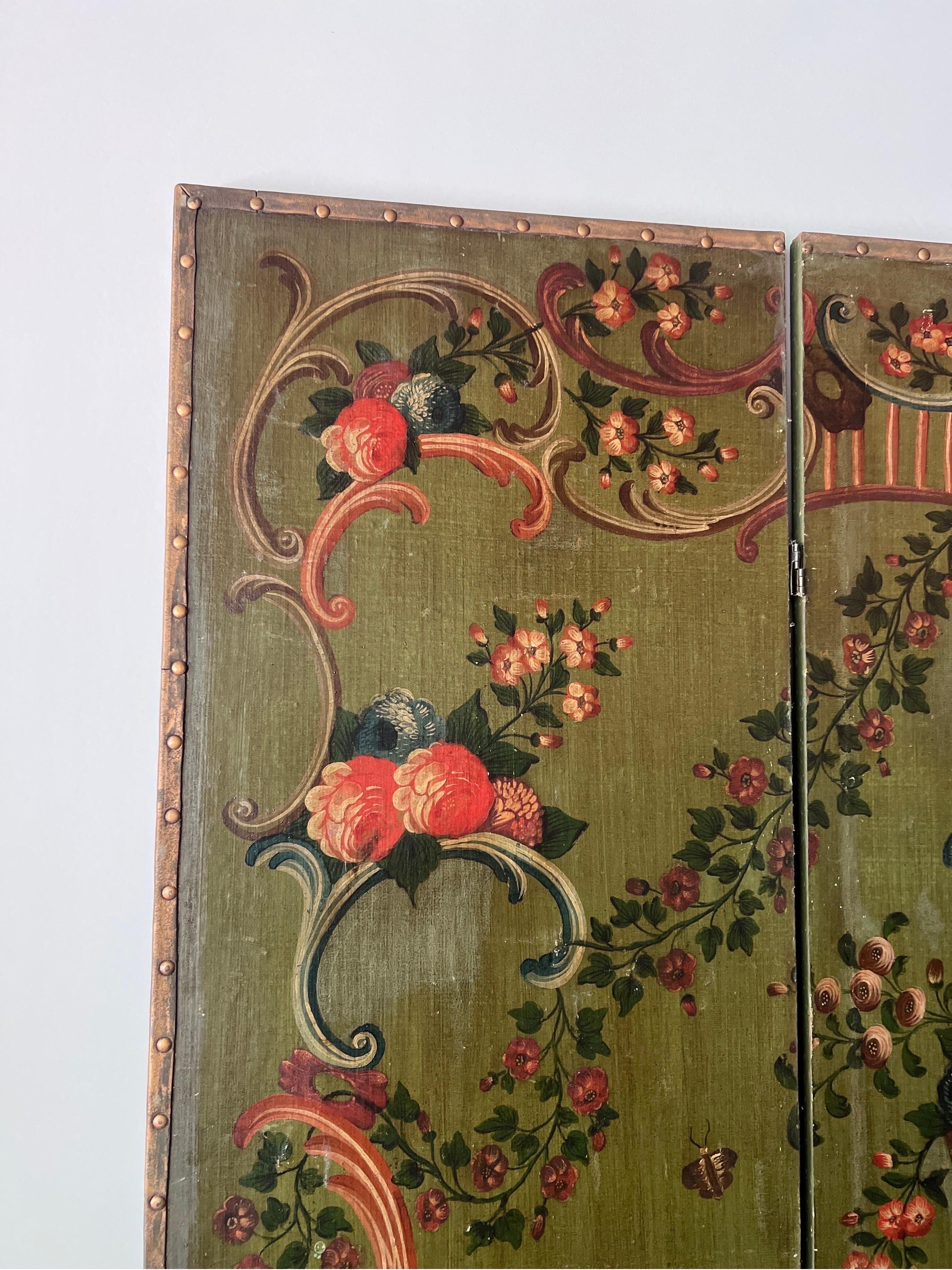 19. Jahrhundert Italienisch Floral gemalt 3 Panel Folding Floor Screen / Raumteiler (Rokoko) im Angebot