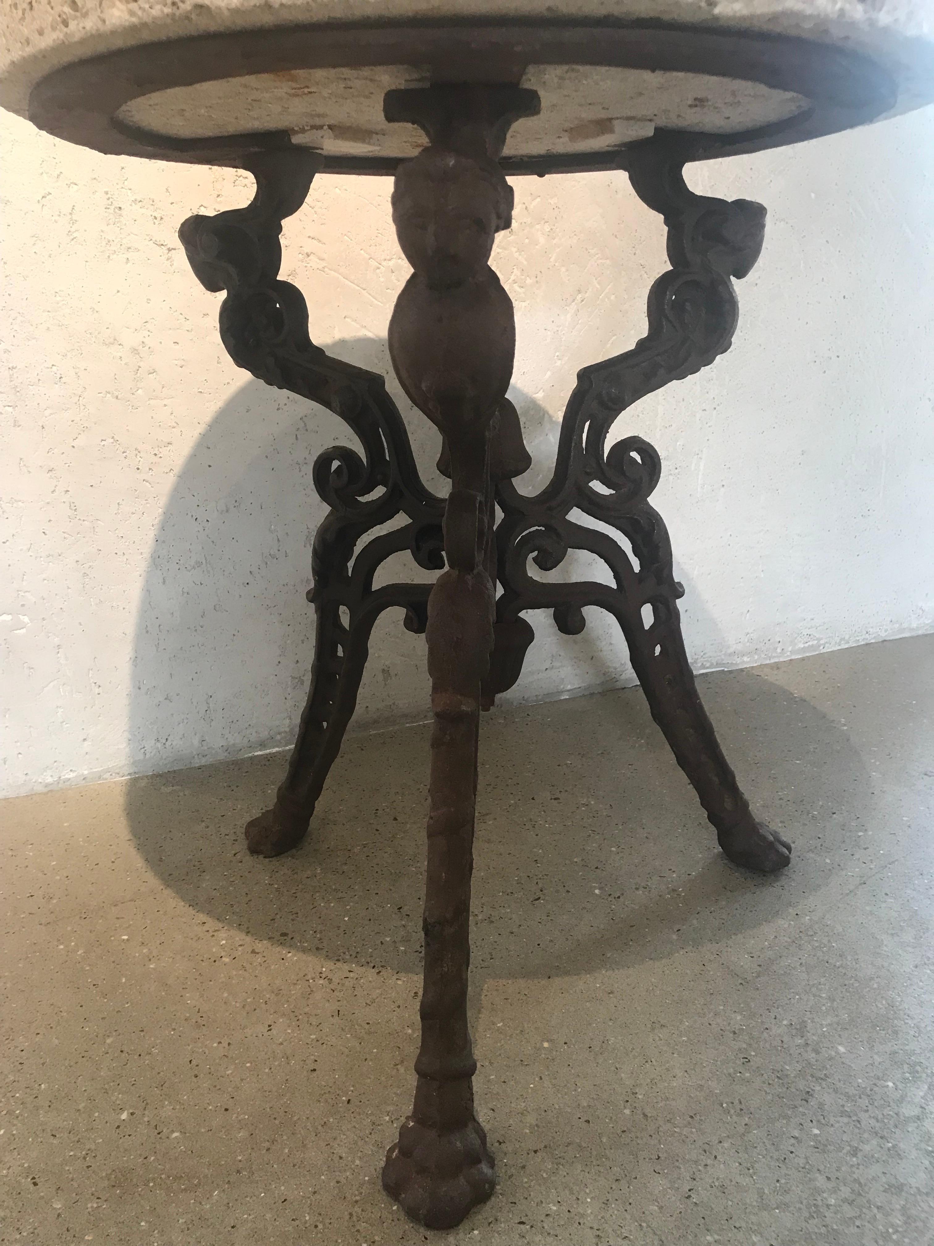 Table d'appoint en fer forgé et pierre de Gueridon du 19e siècle (Italie) en vente 2