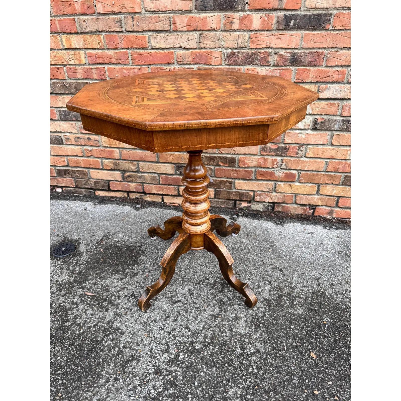 Veneer 19th Century Italian Game Table For Sale