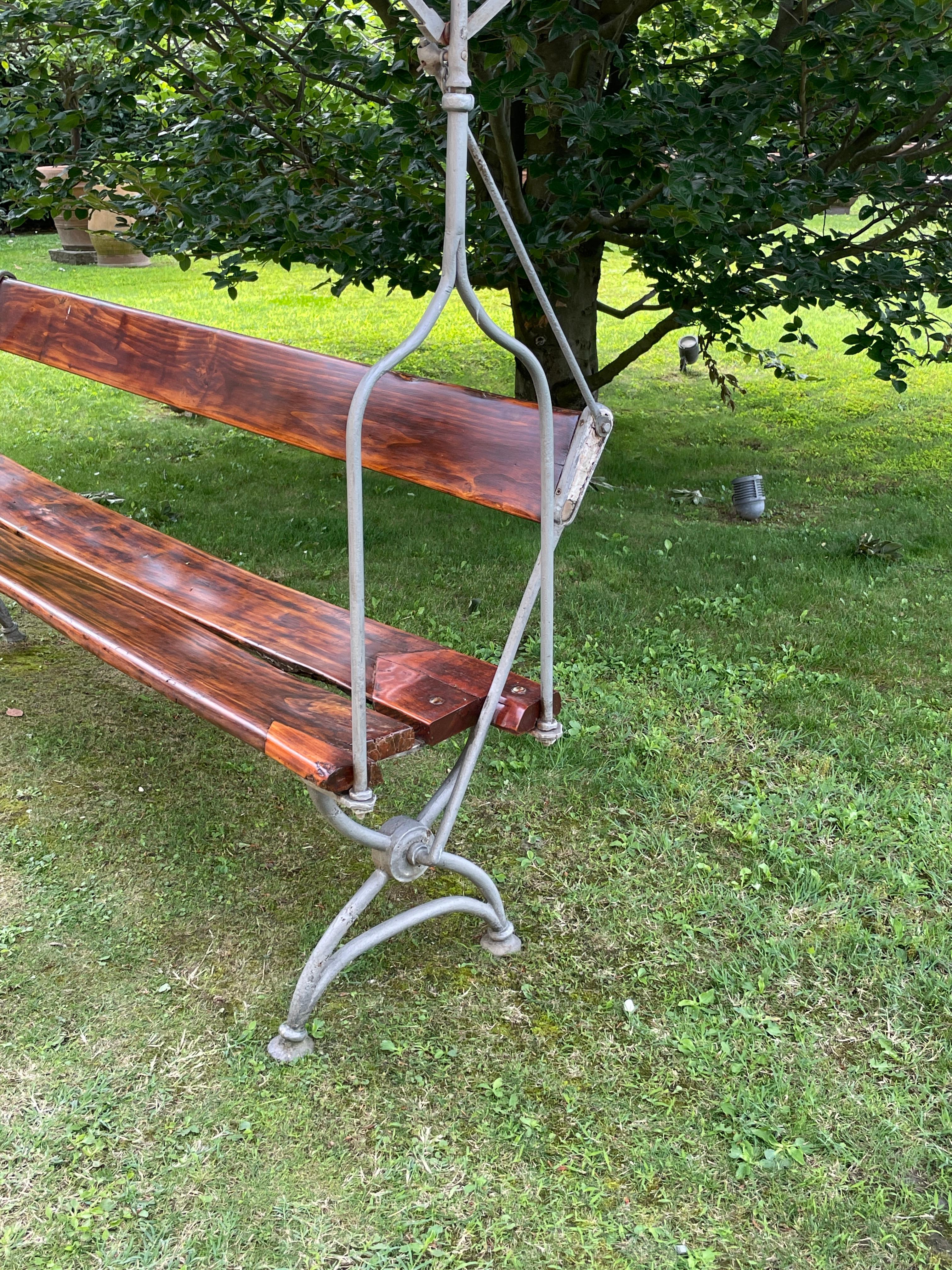 Banc de jardin italien du 19ème siècle en bois et fer forgé avec auvent en tissu en vente 8