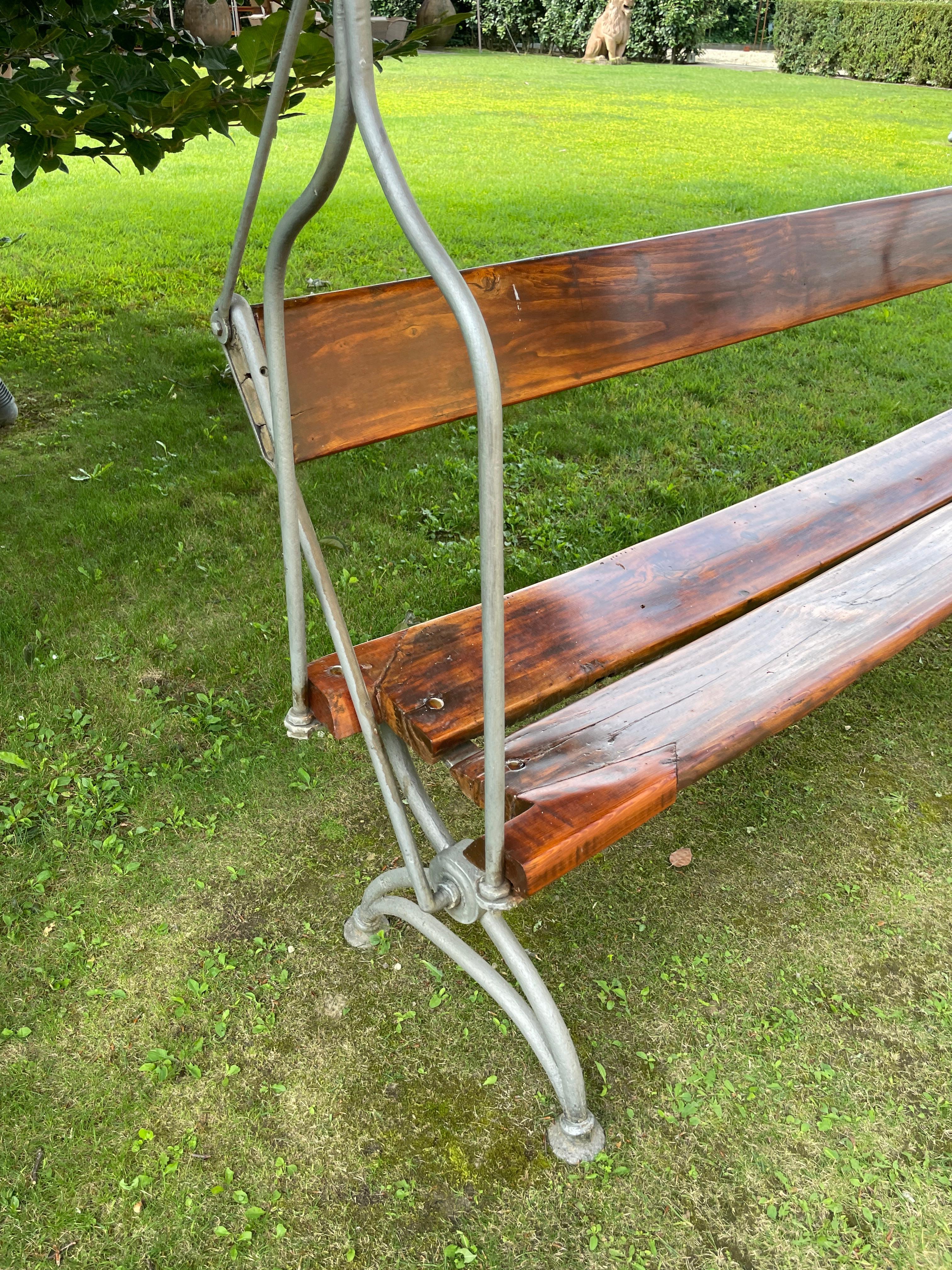 Banc de jardin italien du 19ème siècle en bois et fer forgé avec auvent en tissu en vente 11