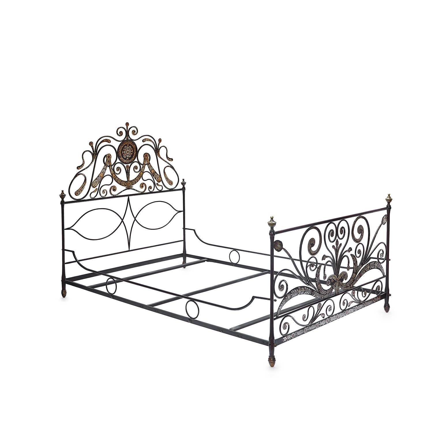 19th Century Italian Genoese Wrought Iron Full-size Bed with Floral Painting For Sale 4