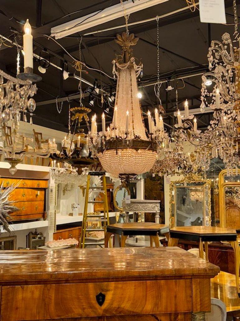 Lampadario a cestello in bronzo dorato e cristallo dell'Ottocento italiano in vendita 3