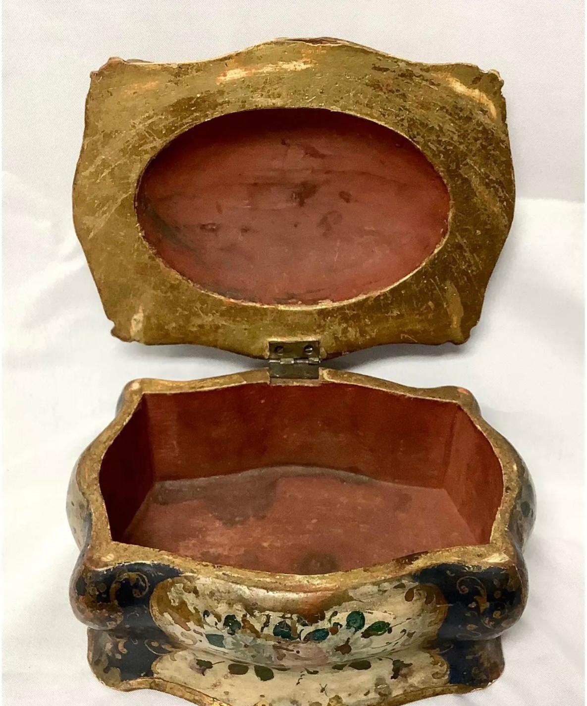 19th Century Italian Gilt Wood Painted Trinket Box For Sale 1