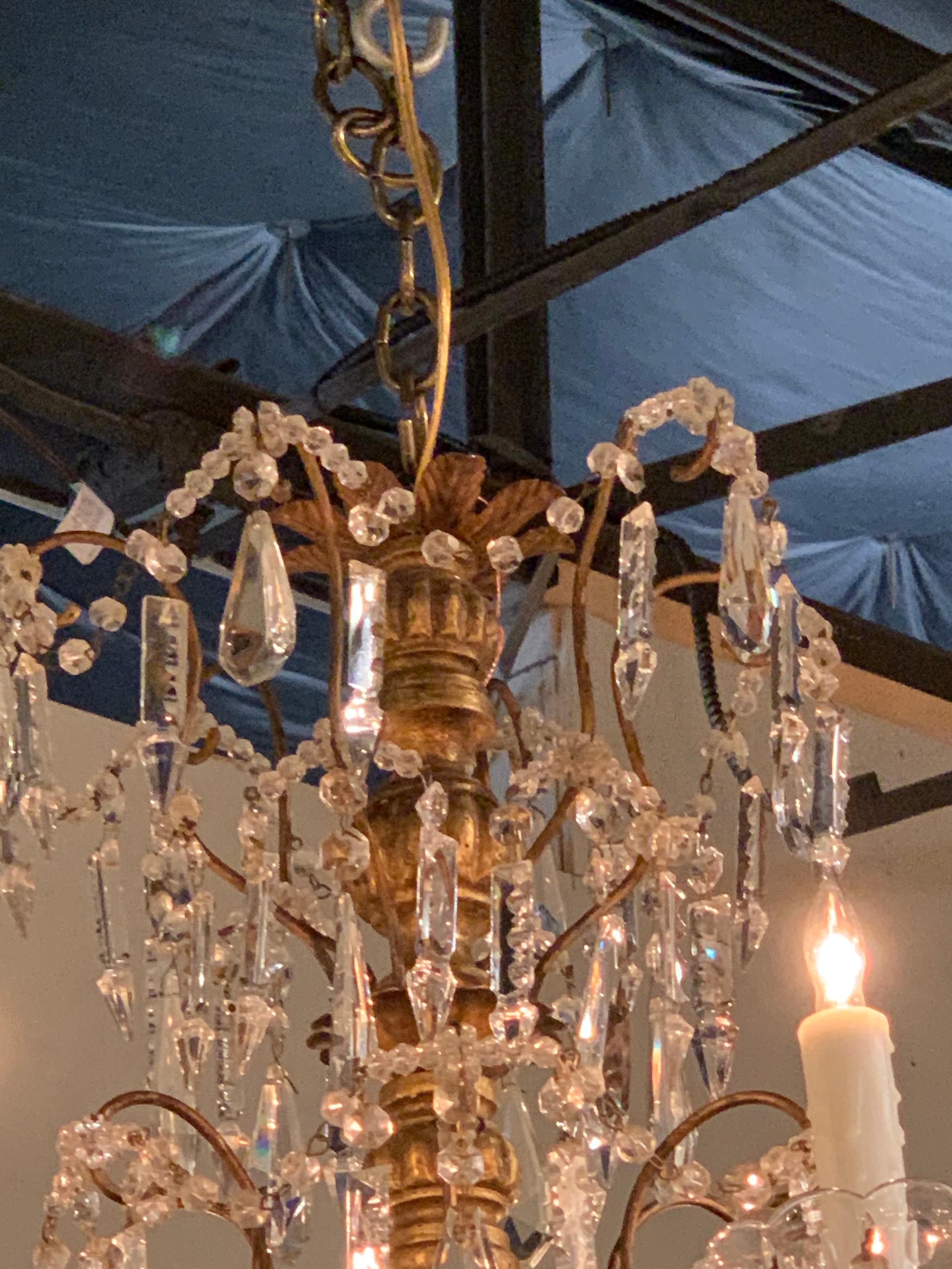19th Century Italian Giltwood and Beaded Crystal Chandelier For Sale 1