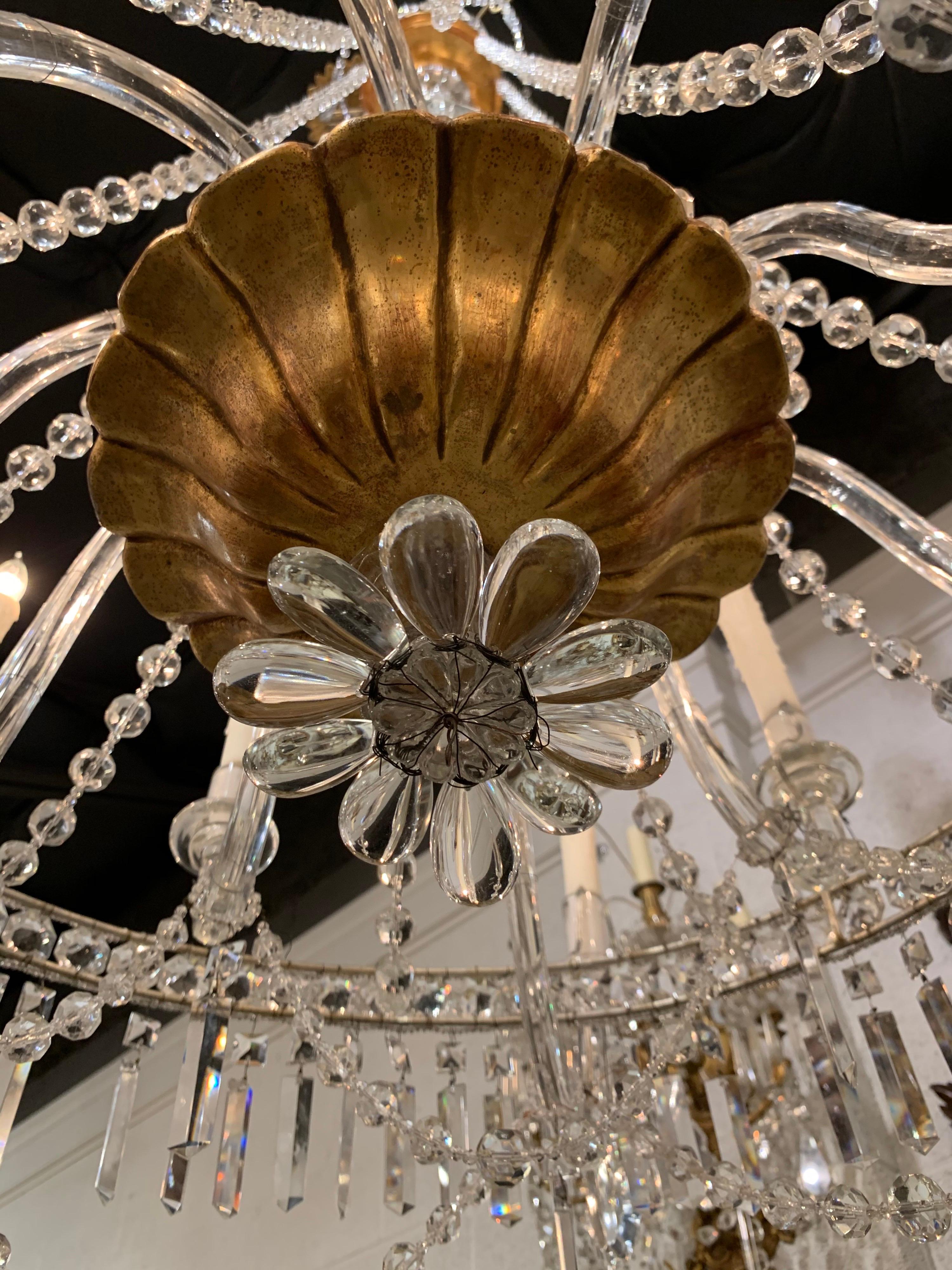 Lustre à 10 éclairages en bois doré et cristal italien du 19ème siècle en vente 1