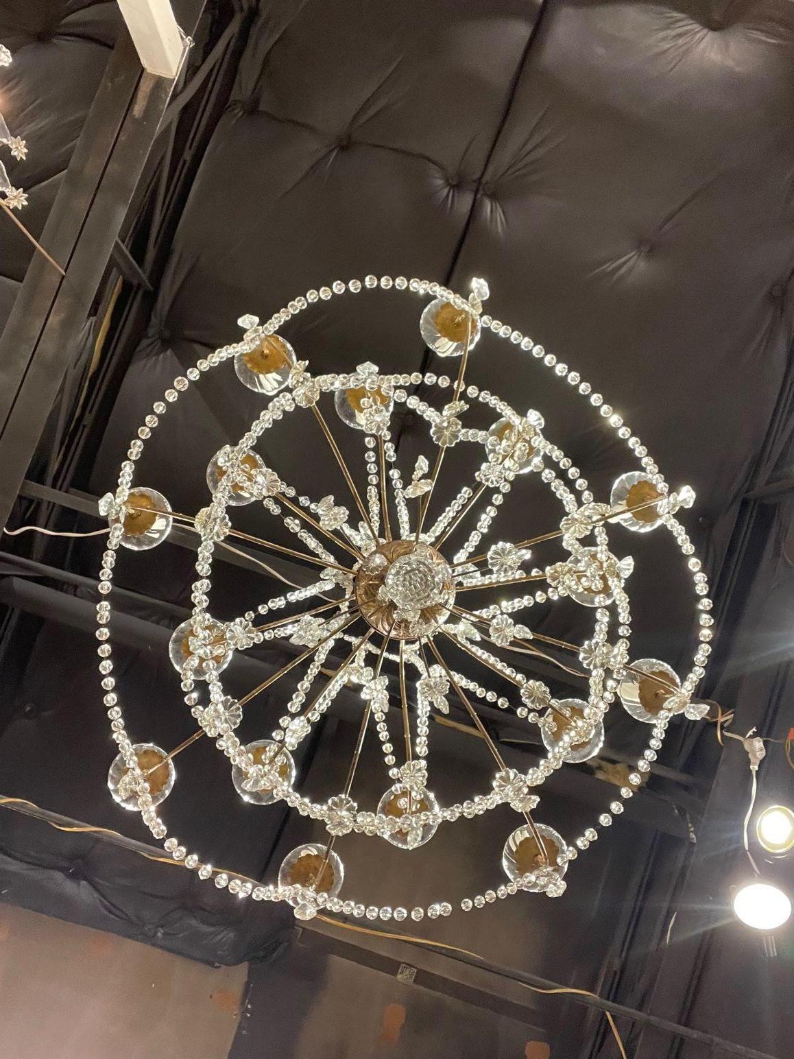 19th Century Italian Giltwood and Crystal Chandelier For Sale 3