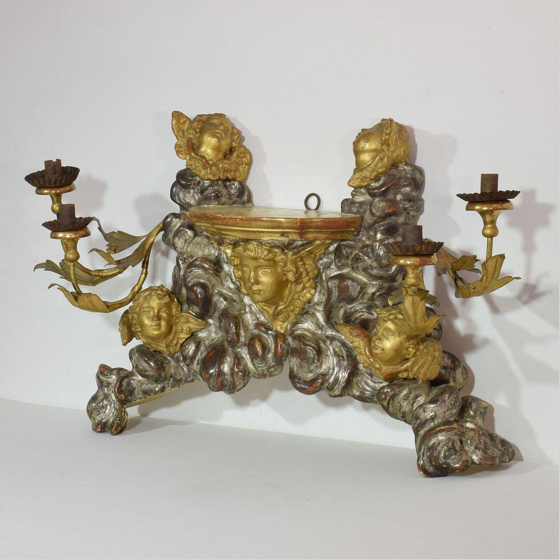 19th Century Italian Giltwood Baroque Style Altar with Candleholders and Angels In Good Condition In Buisson, FR