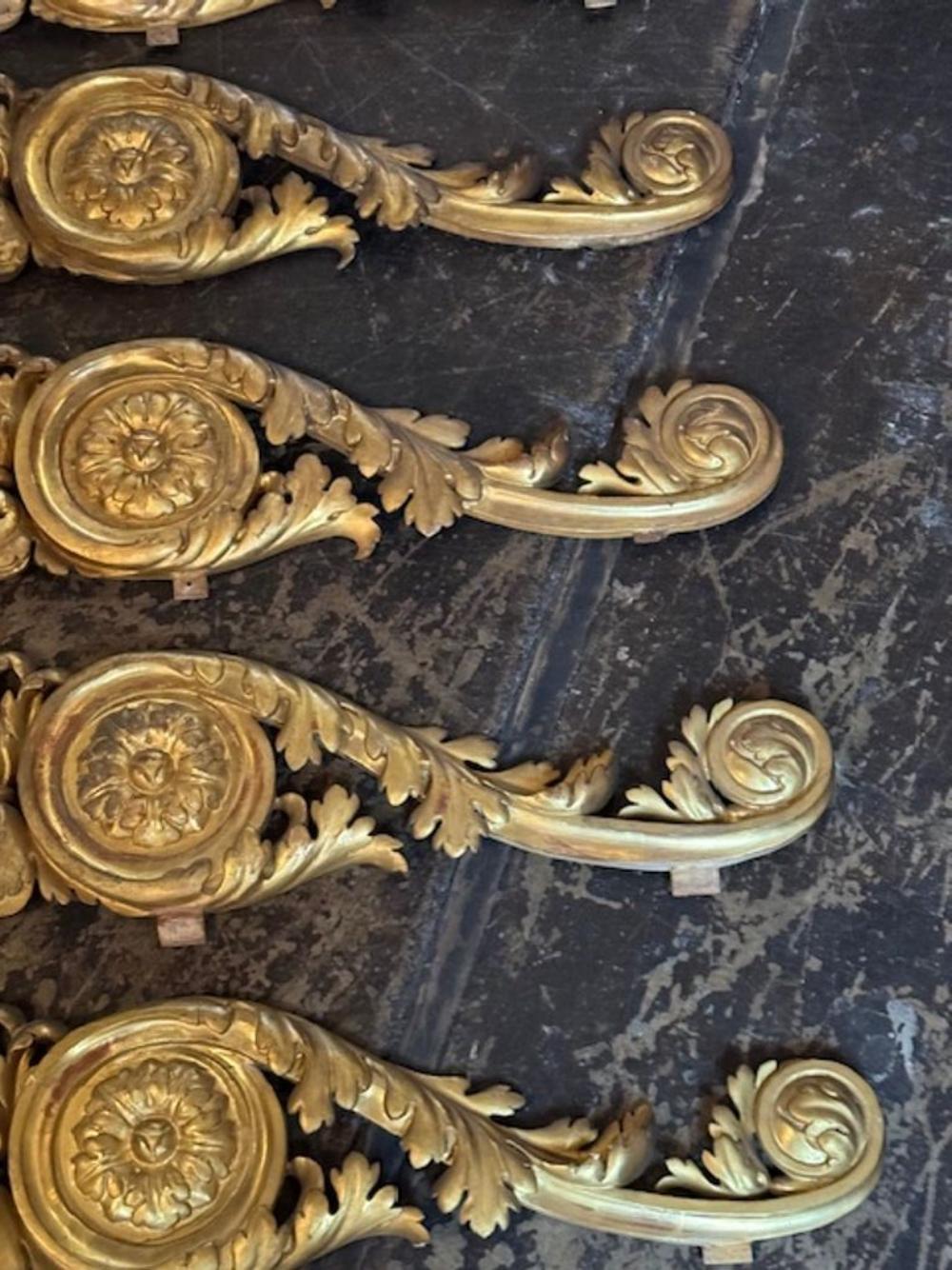 Italienische Giltwood-Schnitzereien des 19. im Zustand „Gut“ im Angebot in Dallas, TX