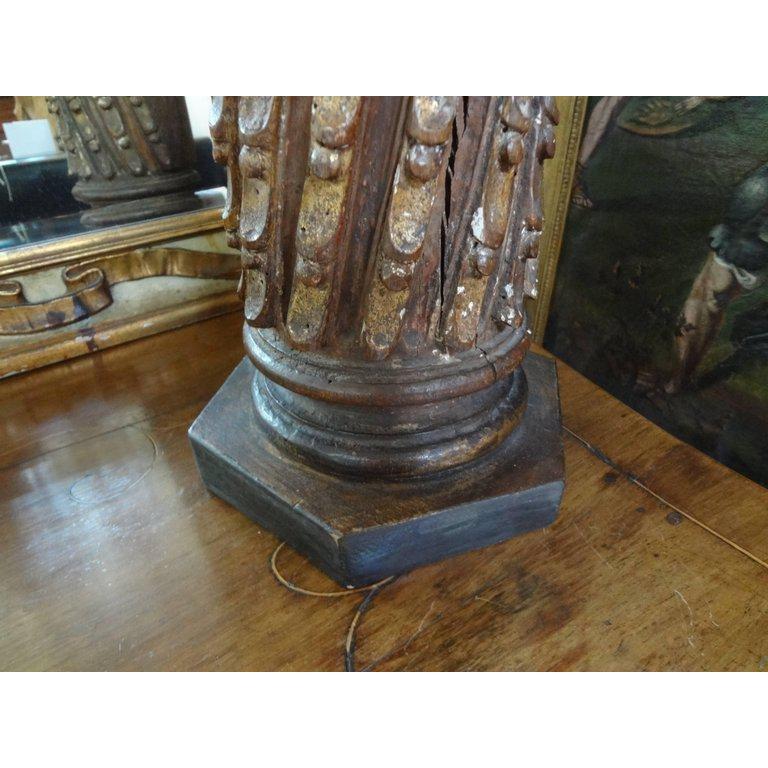 Italienische korinthische Säulenlampe aus Giltwood aus dem 19. (Holz) im Angebot
