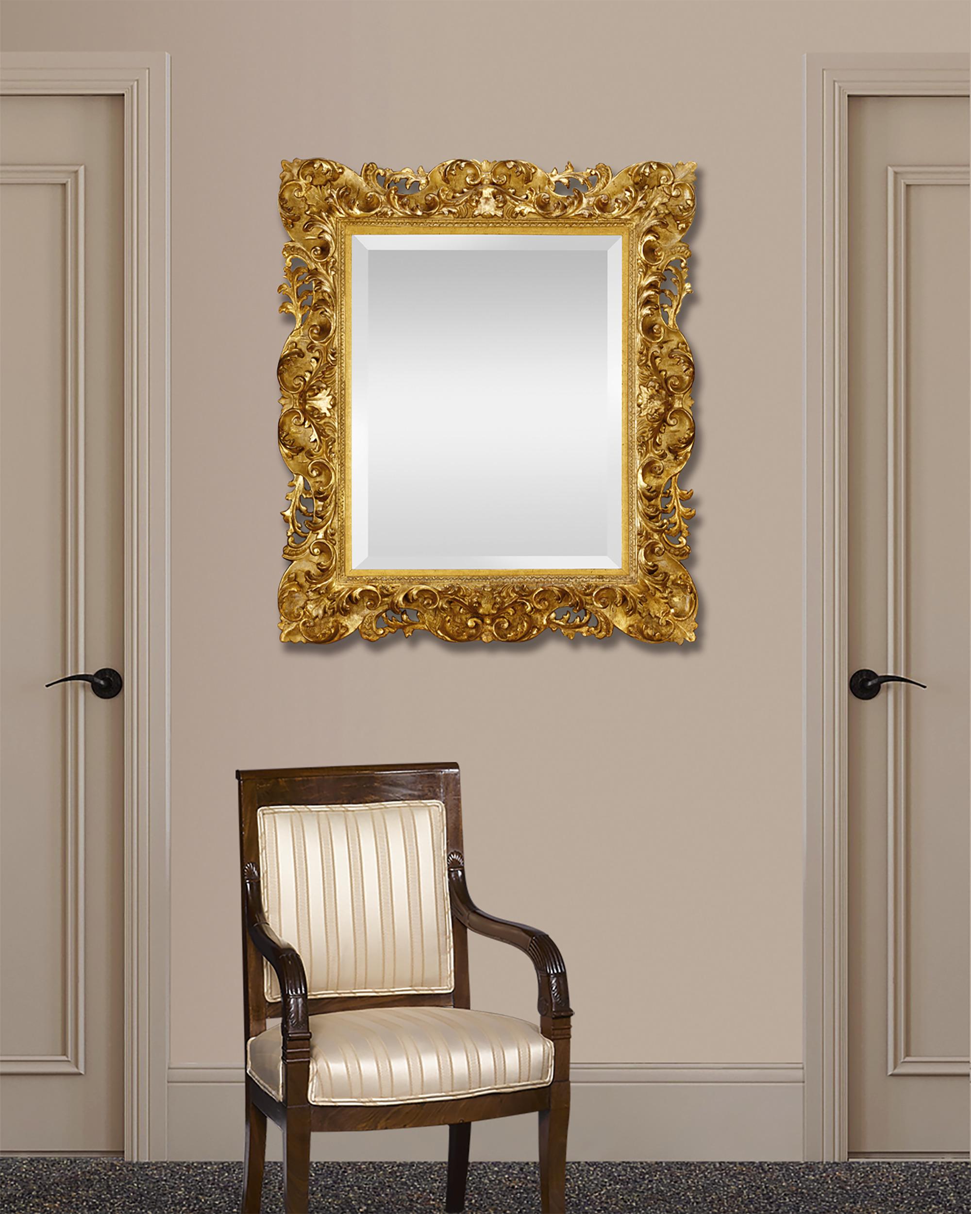 Rococo 19th-Century Italian Giltwood Mirror For Sale
