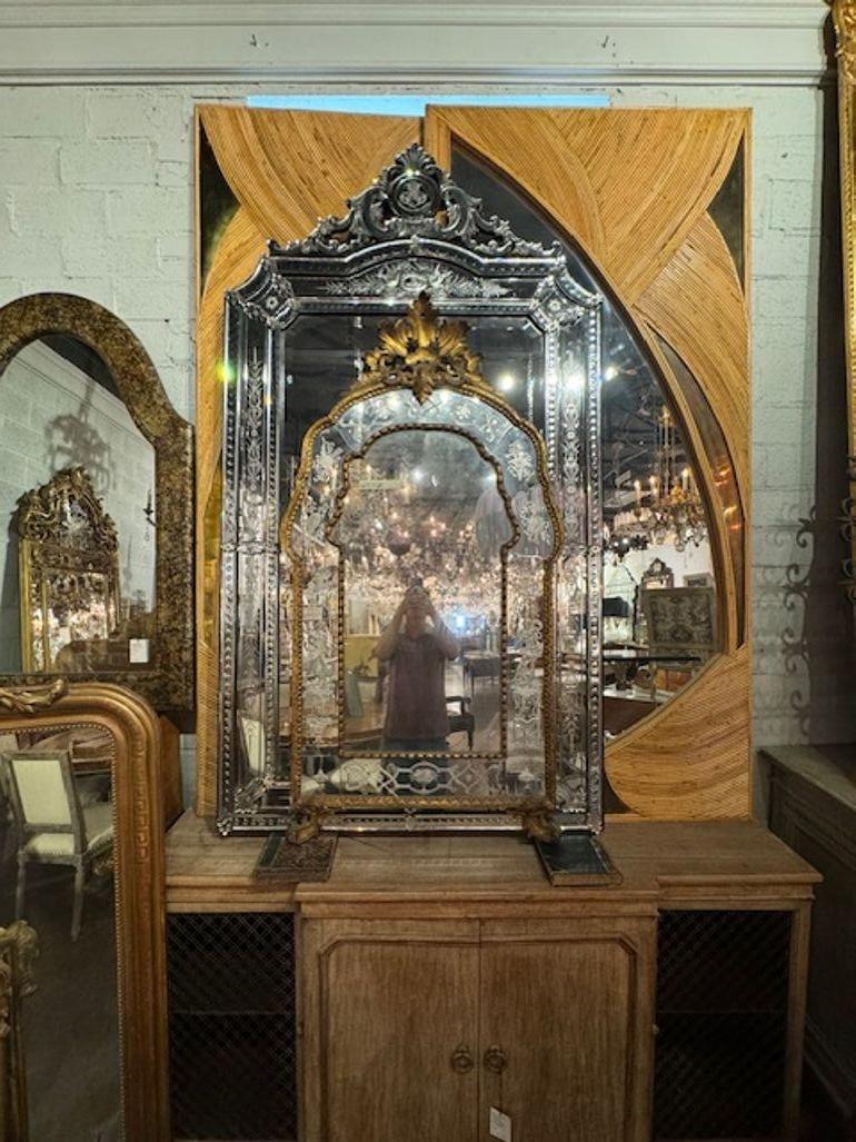 Miroir italien du 19ème siècle en bois doré avec verre vénitien gravé en vente 2