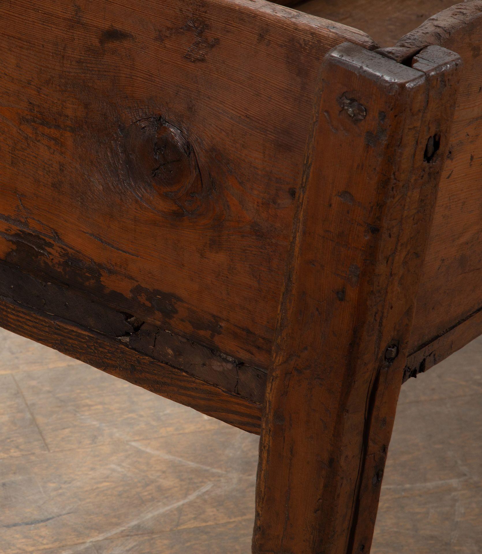 Console italienne du 19e siècle à caisson de grenier en vente 8