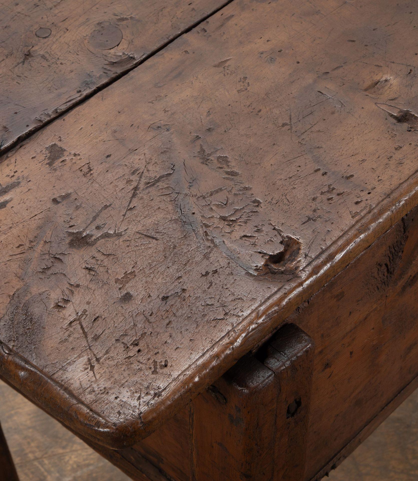 Console italienne du 19e siècle à caisson de grenier en vente 3