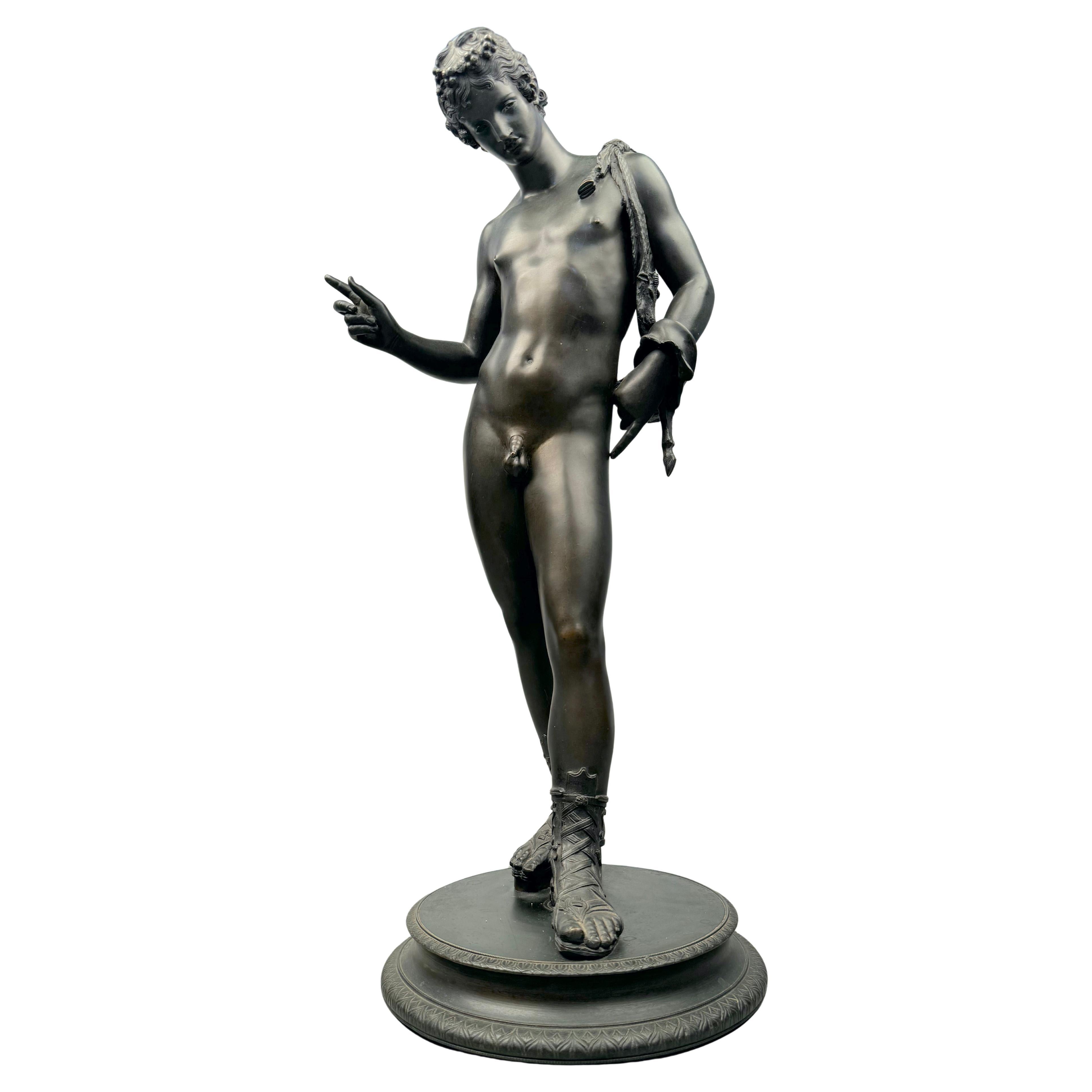 Escultura antigua de bronce "Narciso" del Grand Tour italiano del siglo XIX
